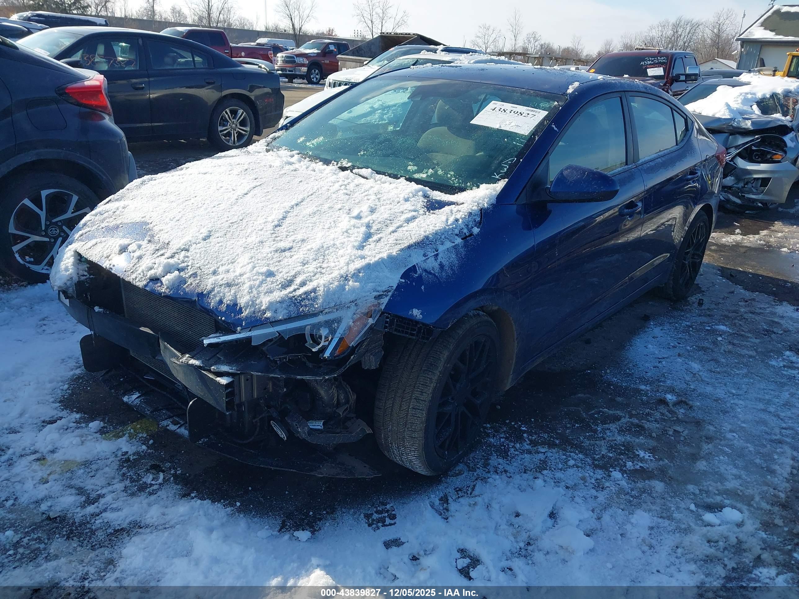 HYUNDAI ELANTRA image 2