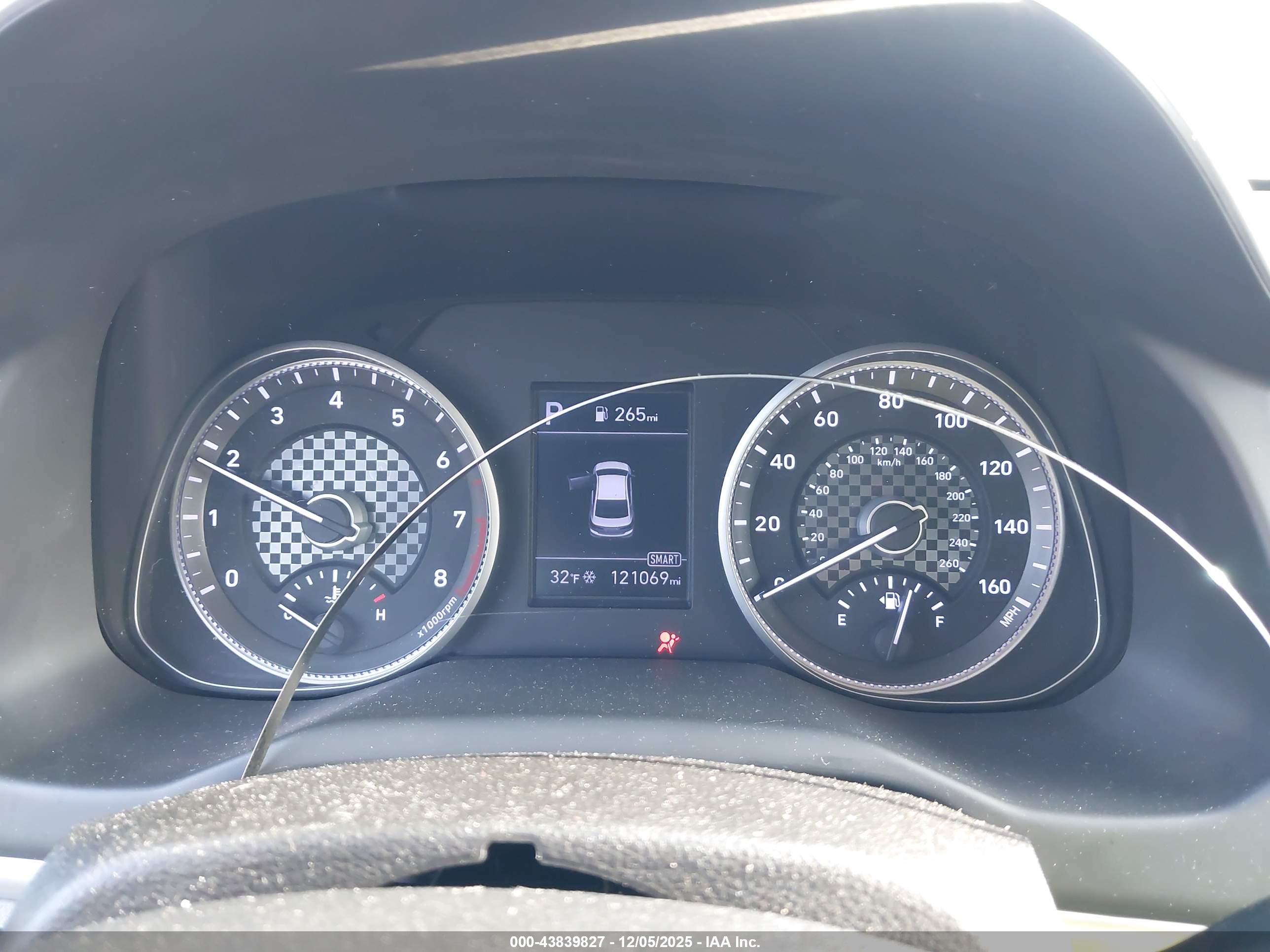 HYUNDAI ELANTRA image 7