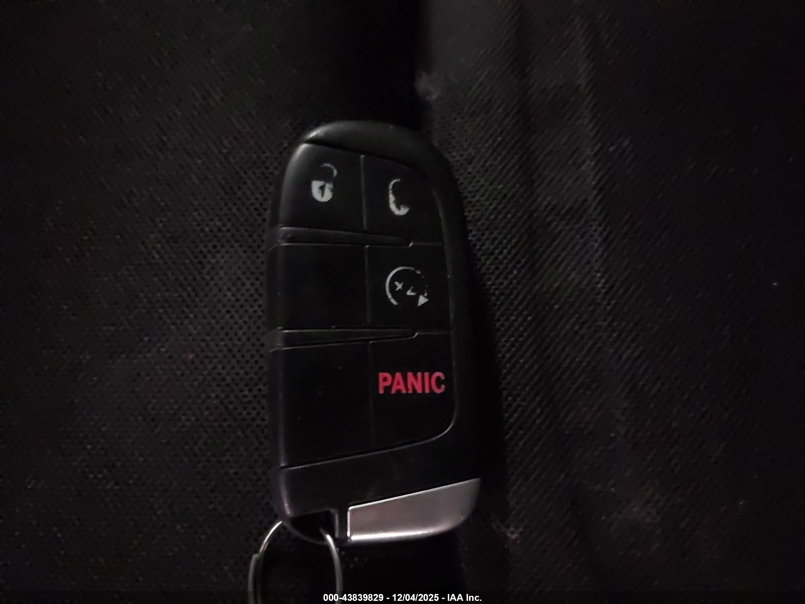JEEP RENEGADE image 11