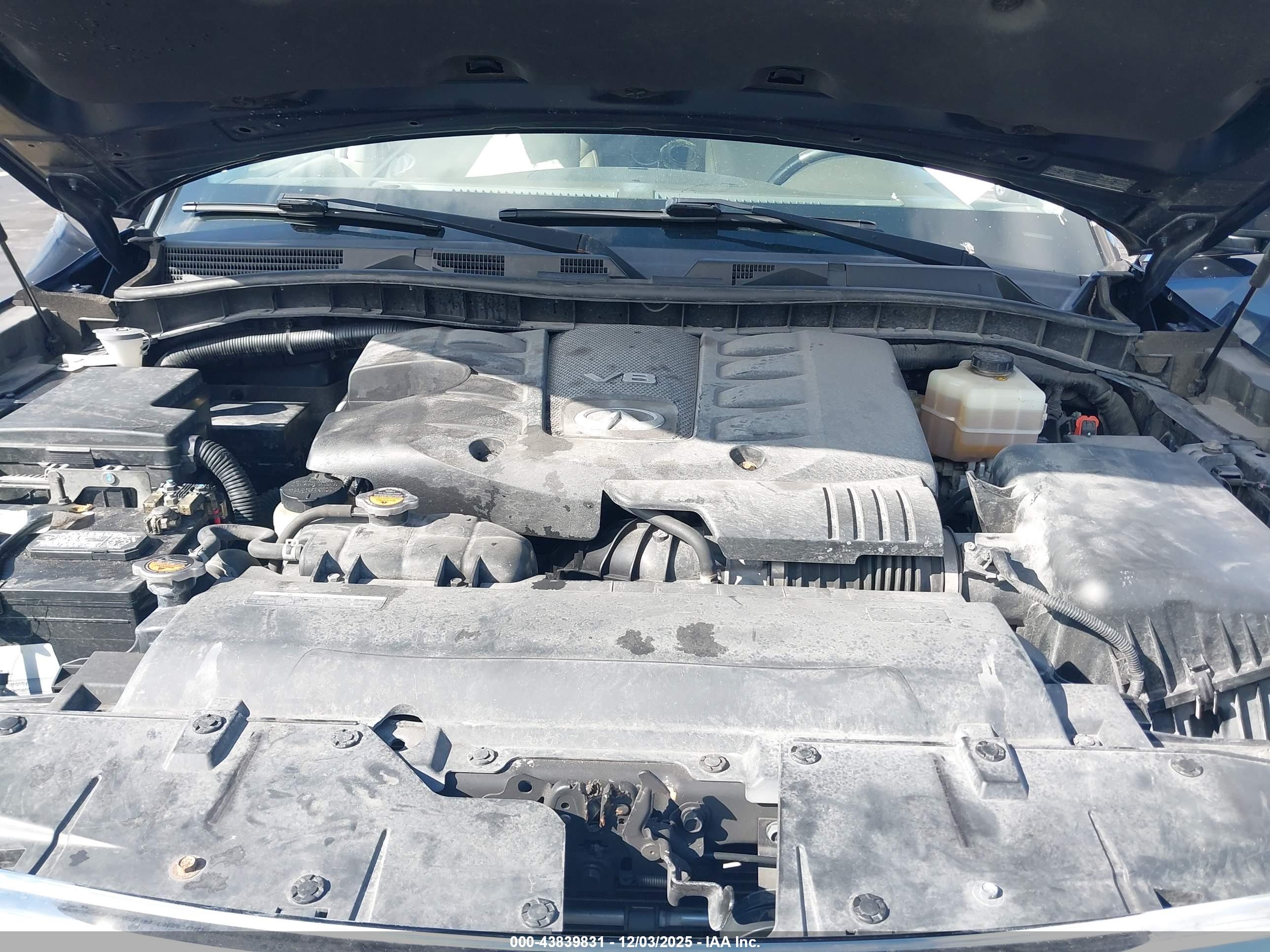 INFINITI QX80 image 10