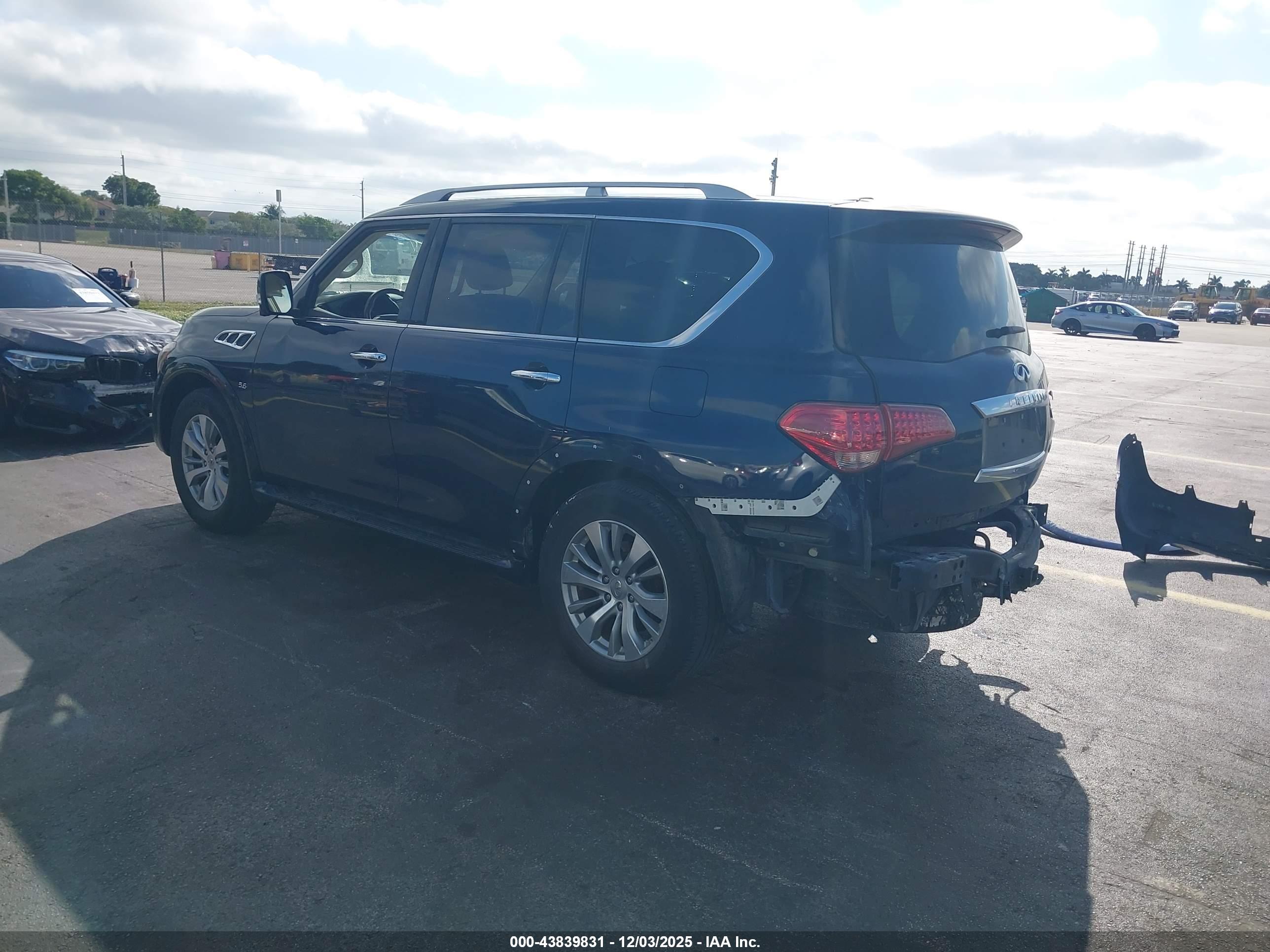 INFINITI QX80 image 3