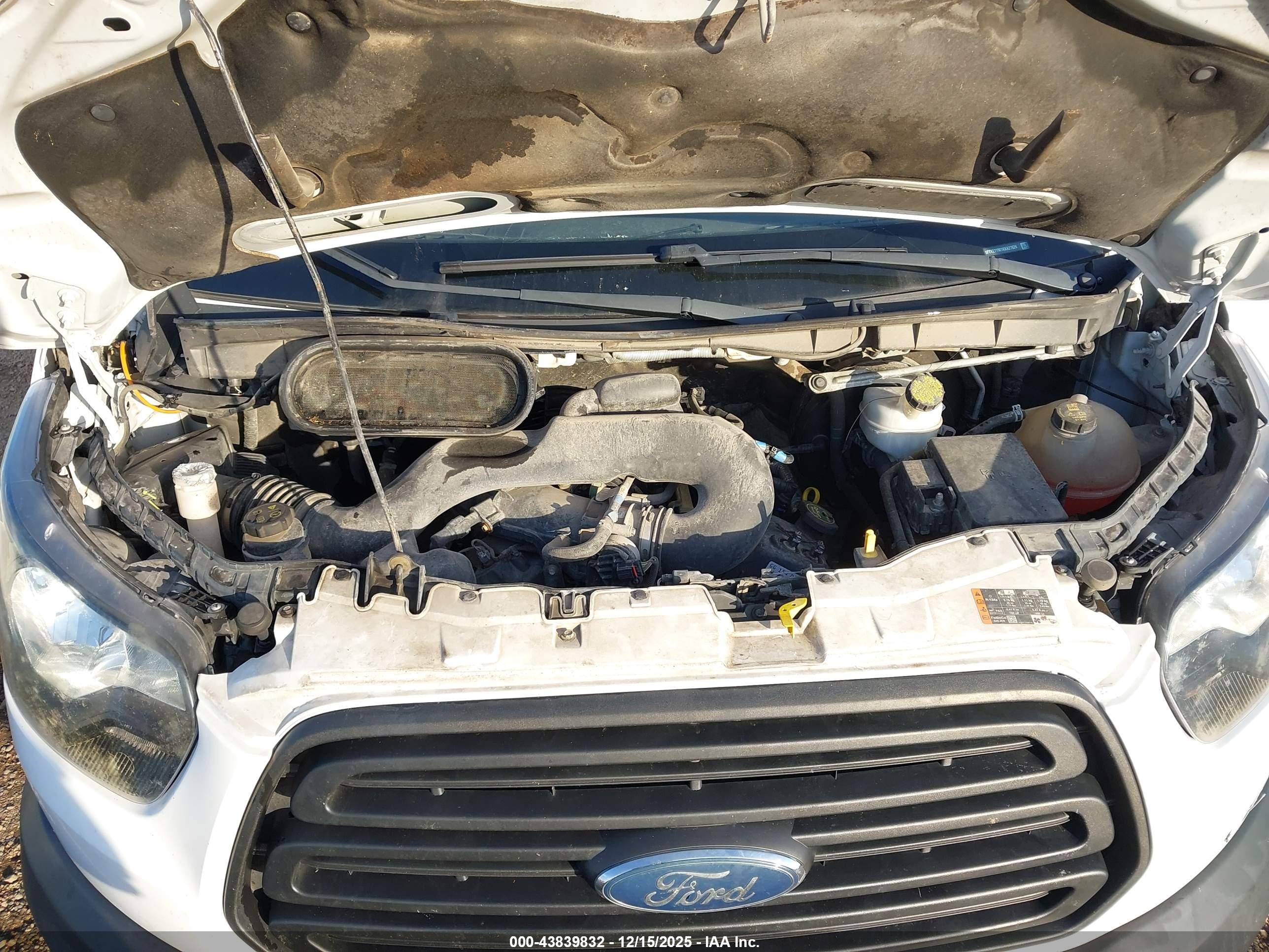 FORD TRANSIT-150 image 10