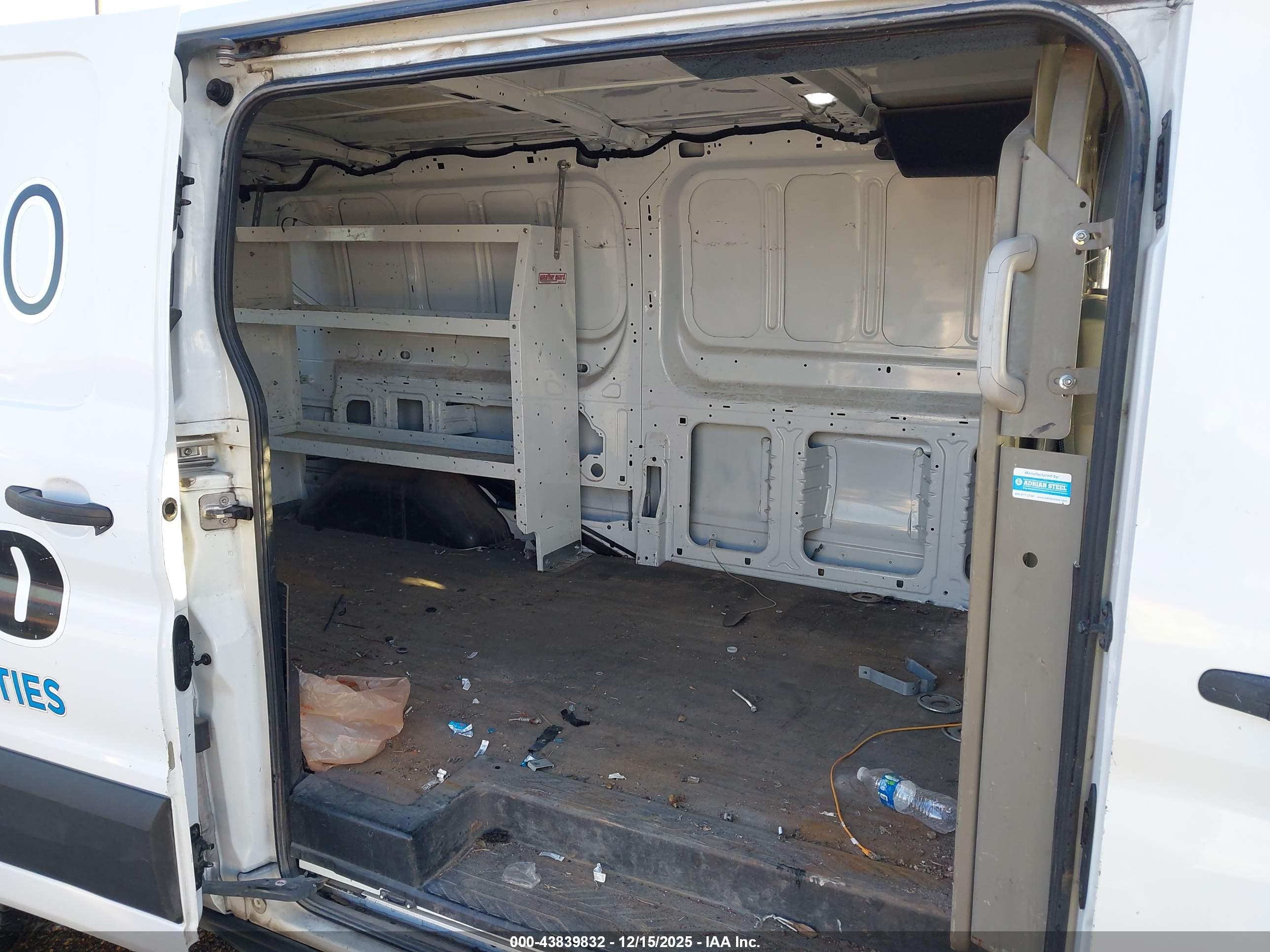 FORD TRANSIT-150 image 8