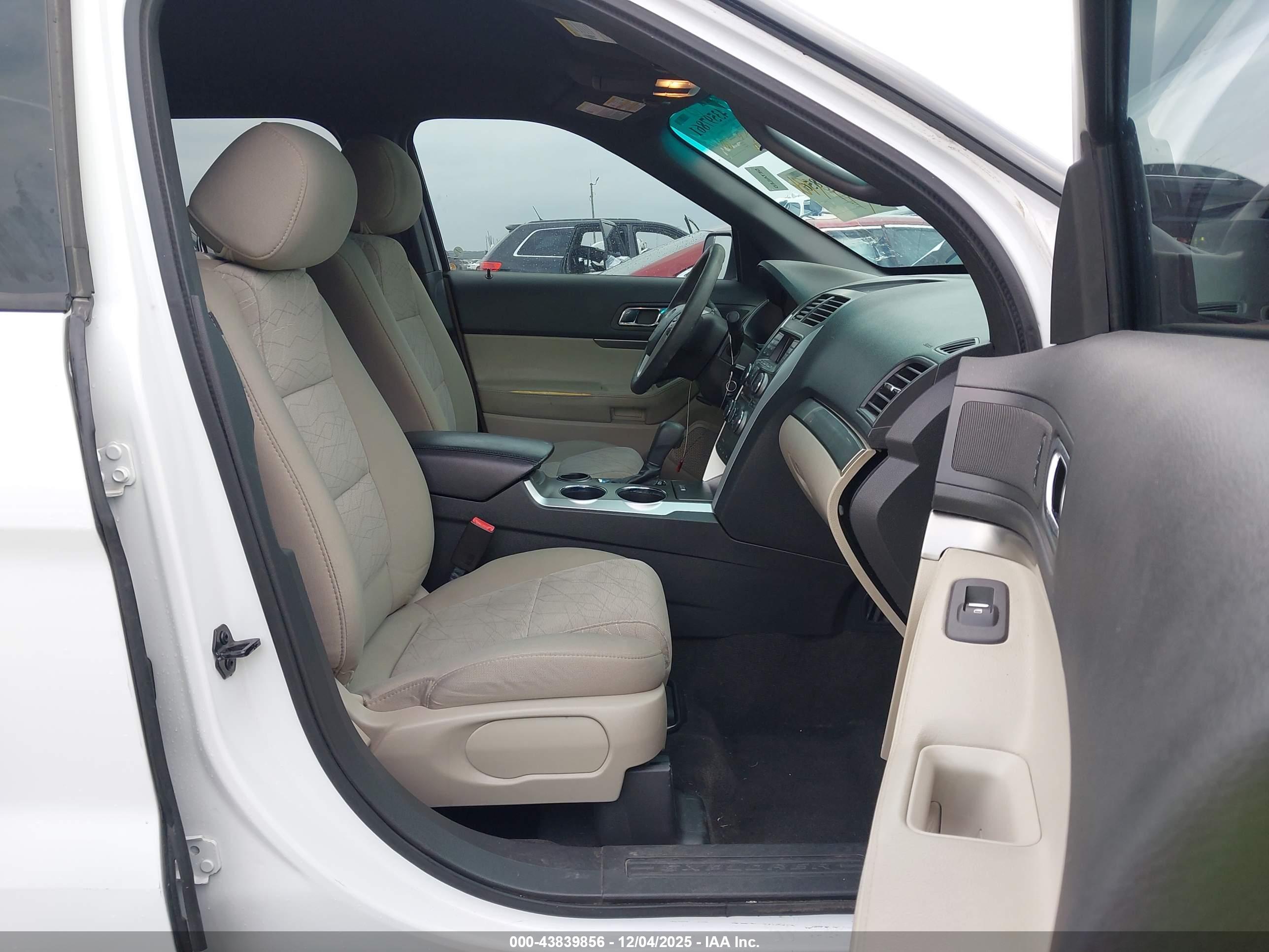 FORD EXPLORER image 5