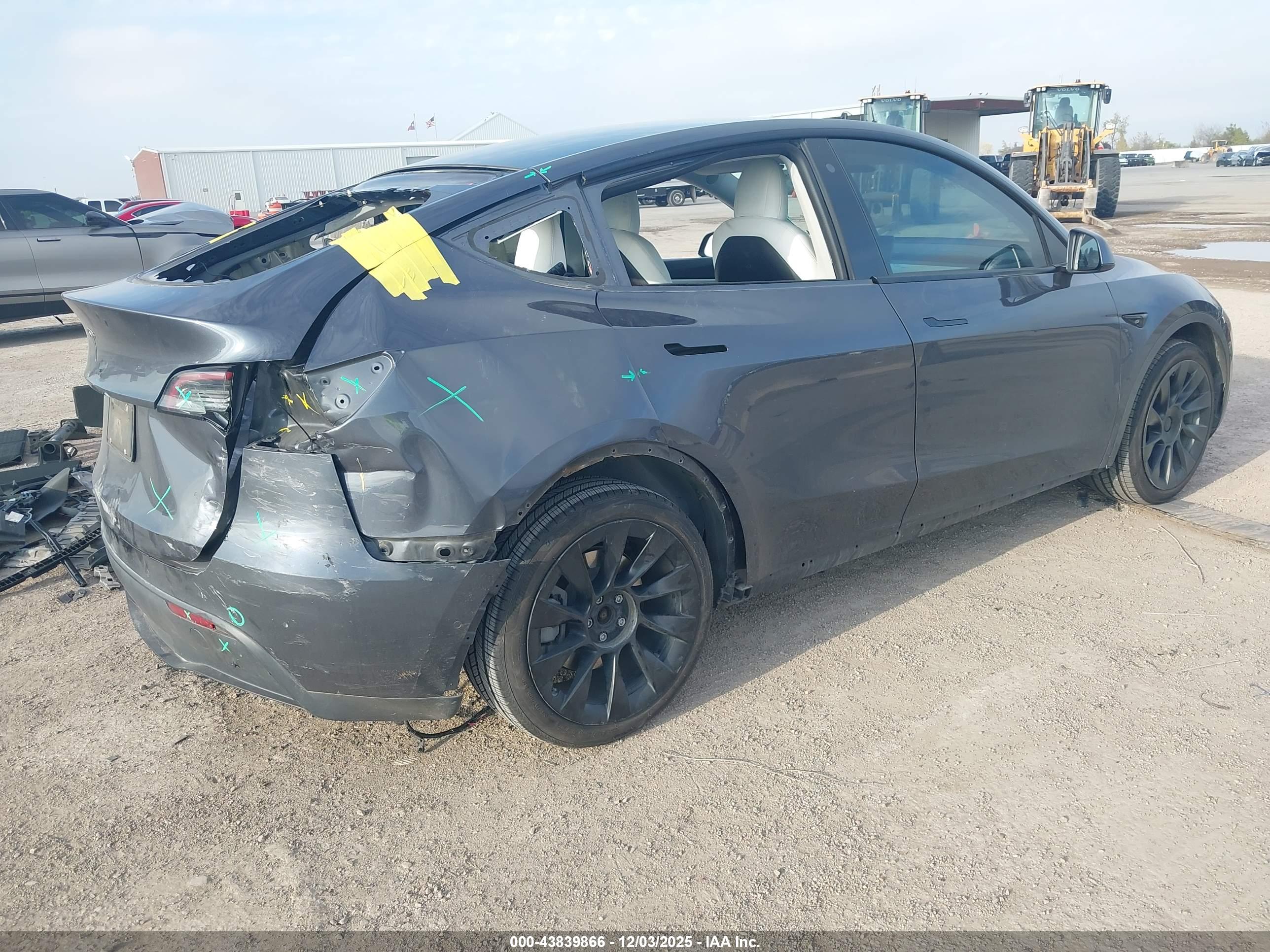 TESLA MODEL image 4