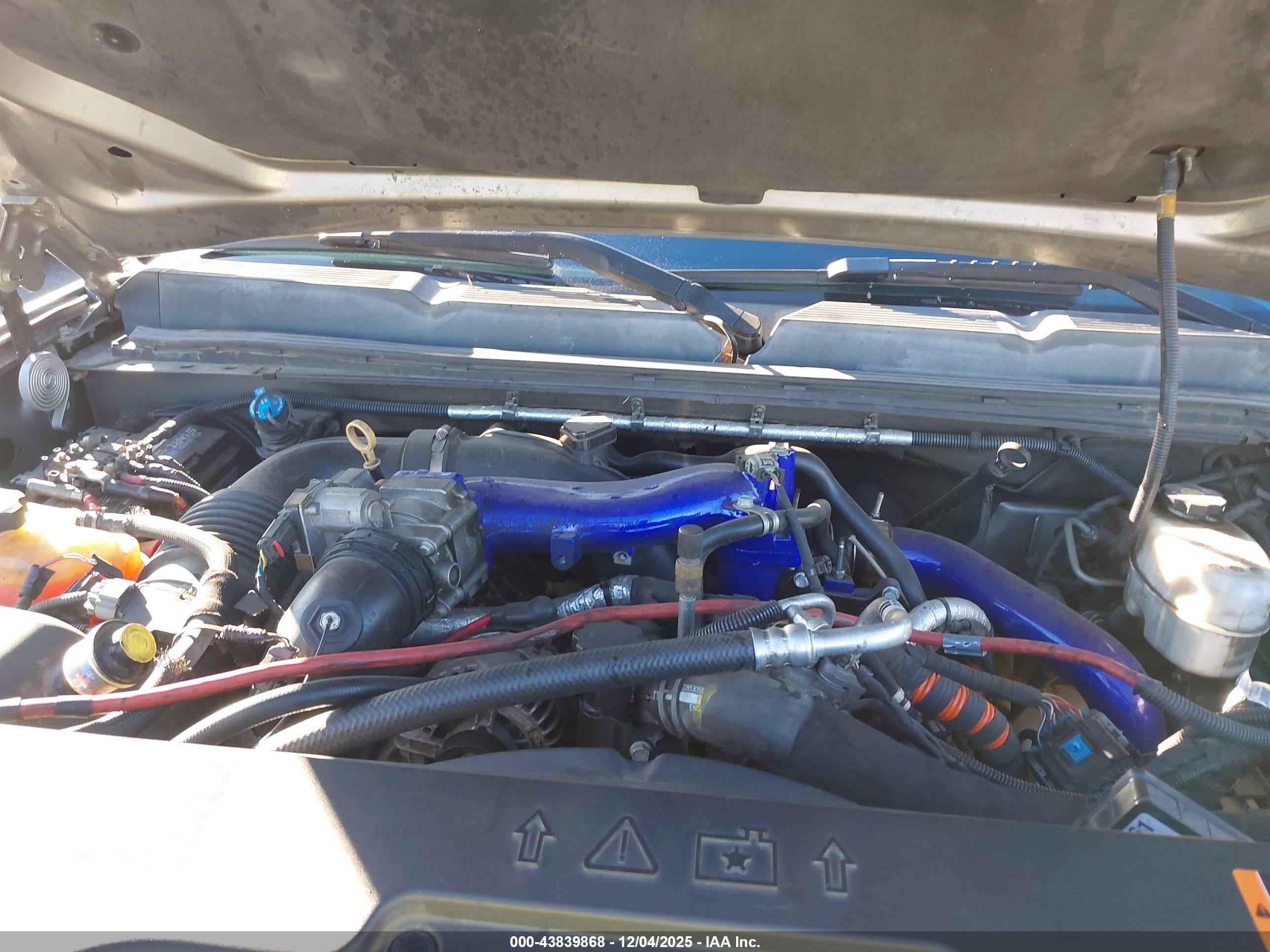 CHEVROLET SILVERADO image 10
