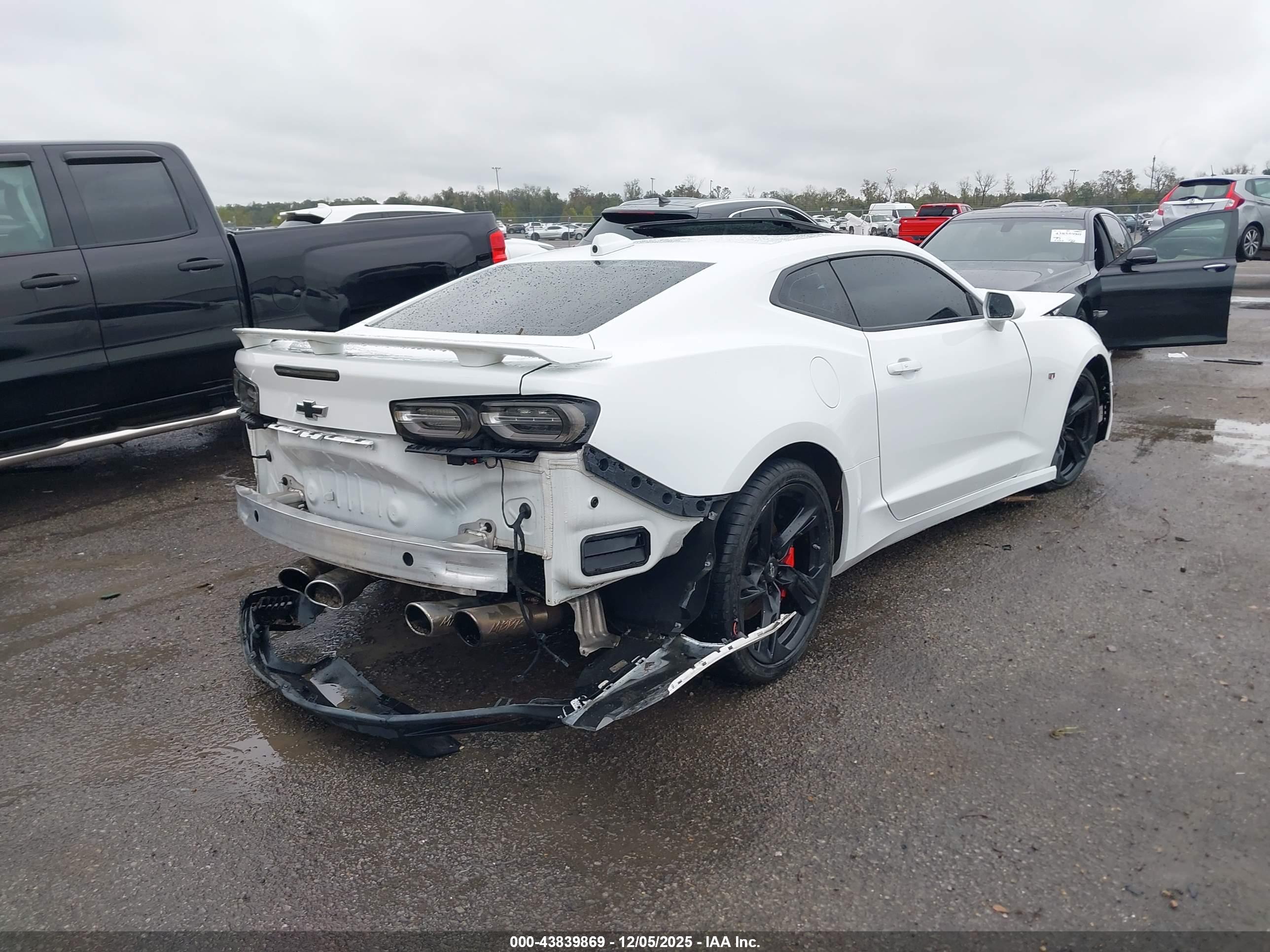 CHEVROLET CAMARO image 4