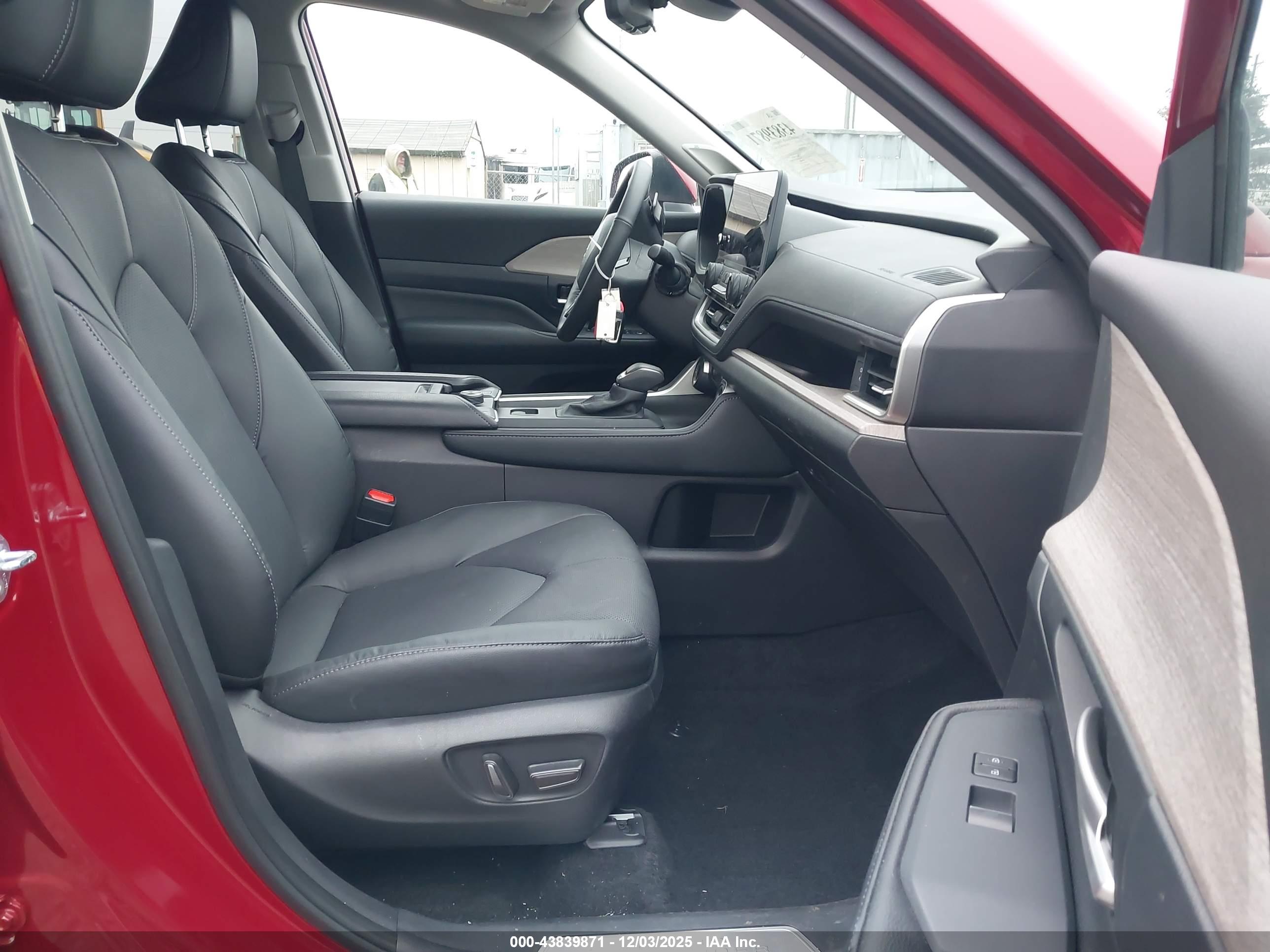 TOYOTA GRAND image 5