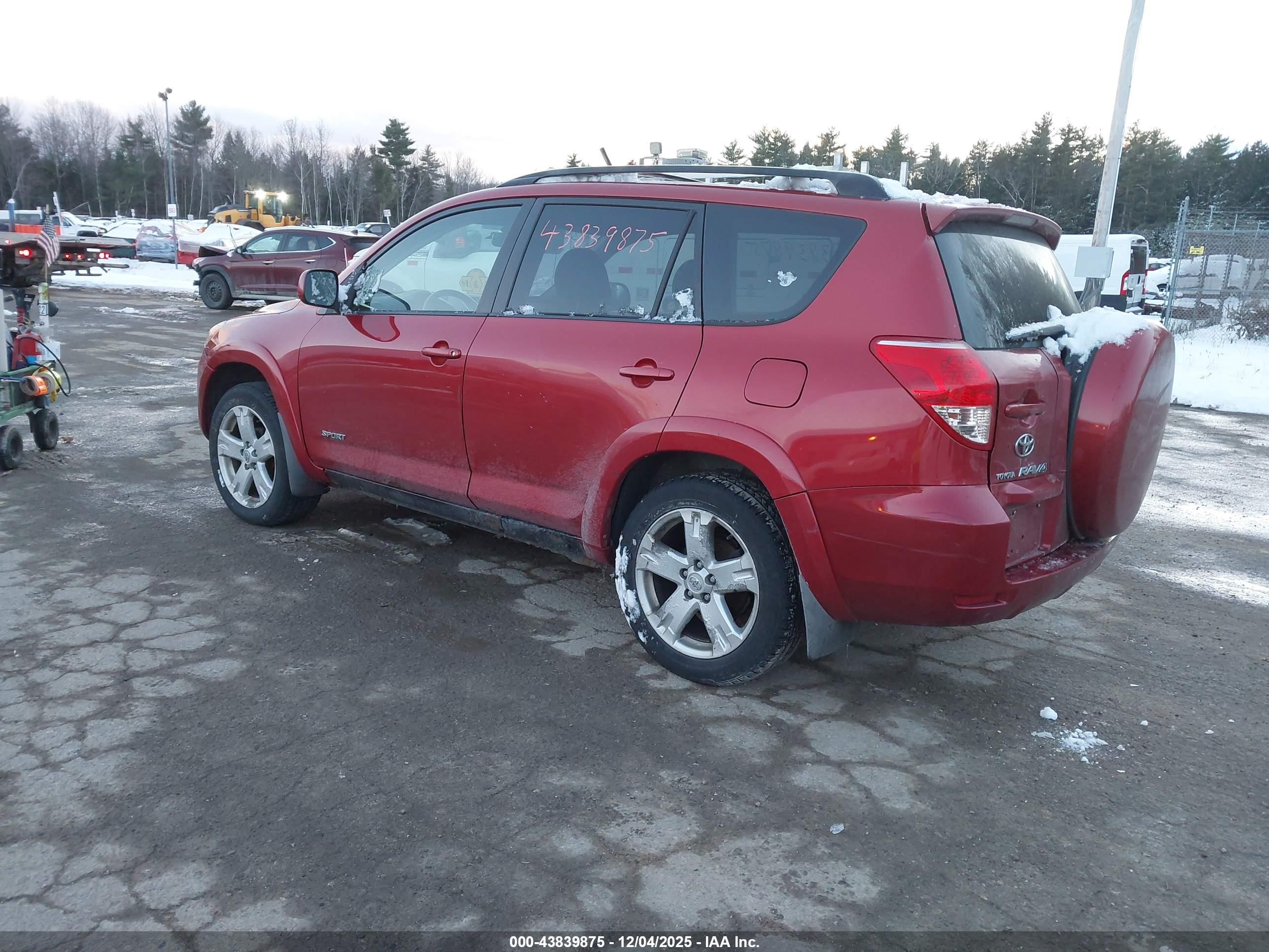 TOYOTA RAV4 image 3