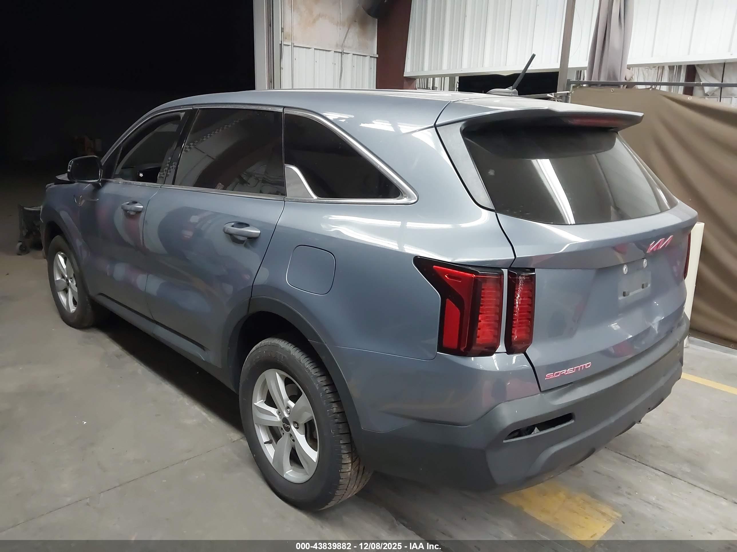KIA SORENTO image 3
