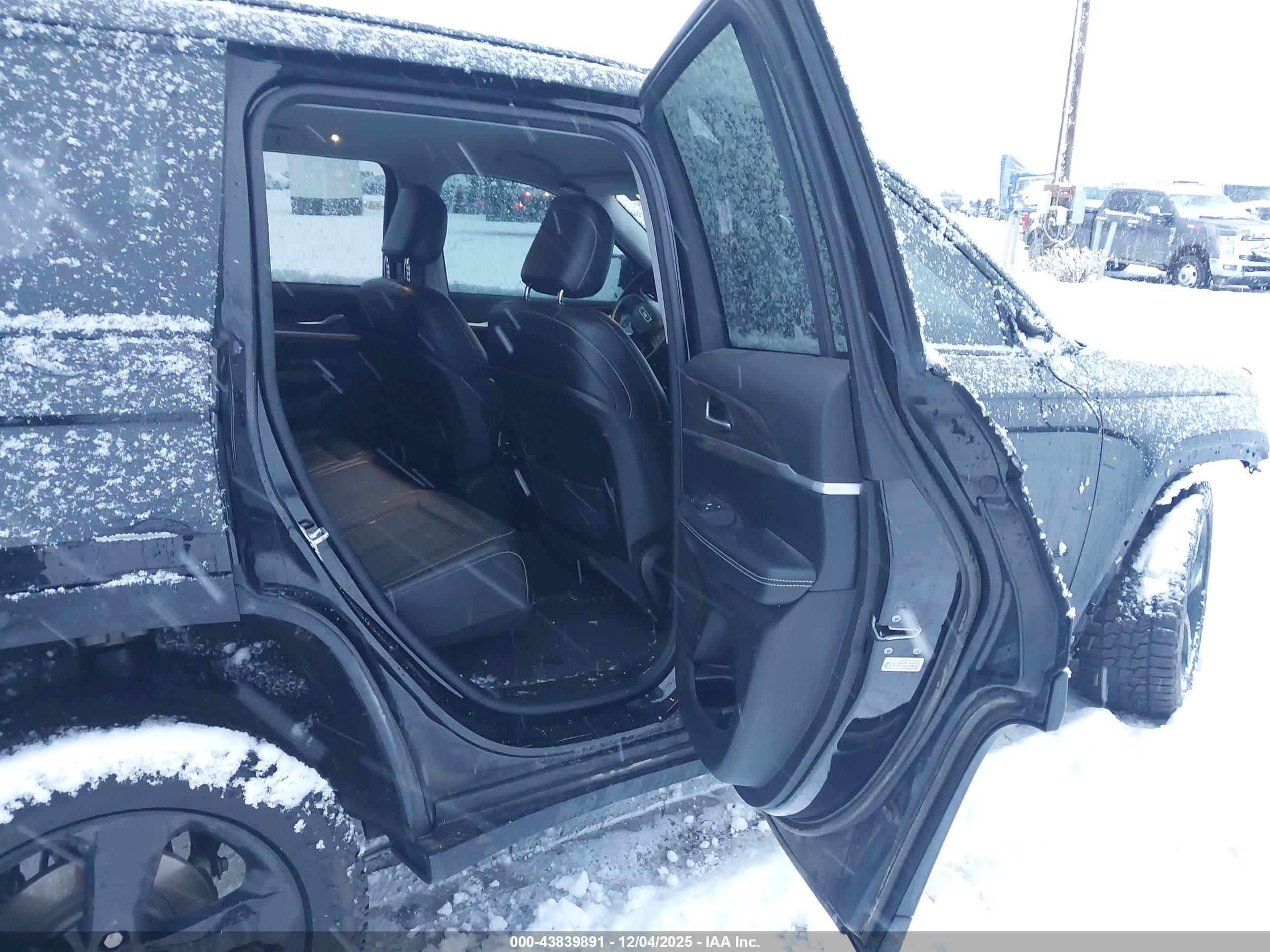 JEEP GRAND image 8