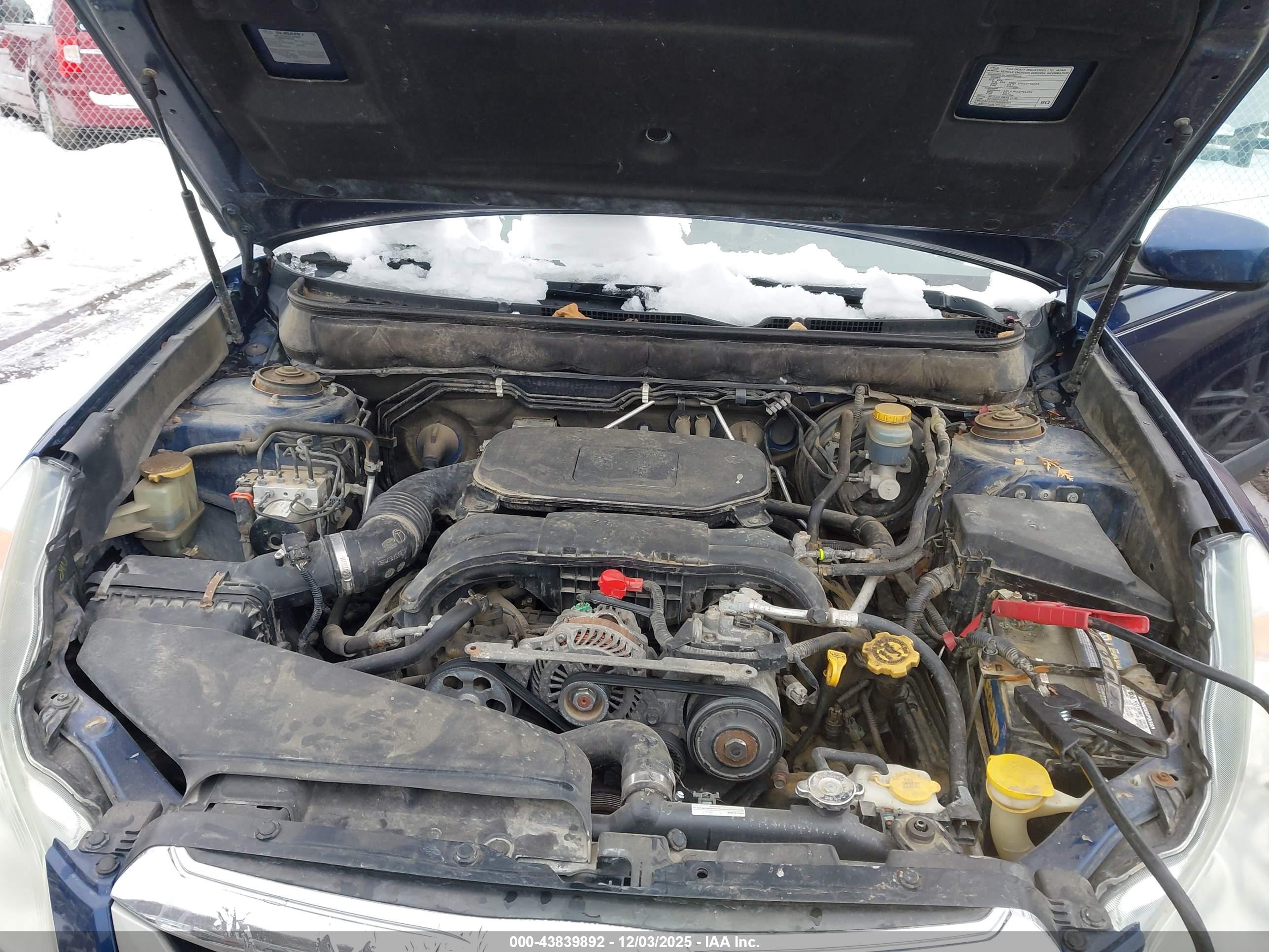 SUBARU OUTBACK image 10