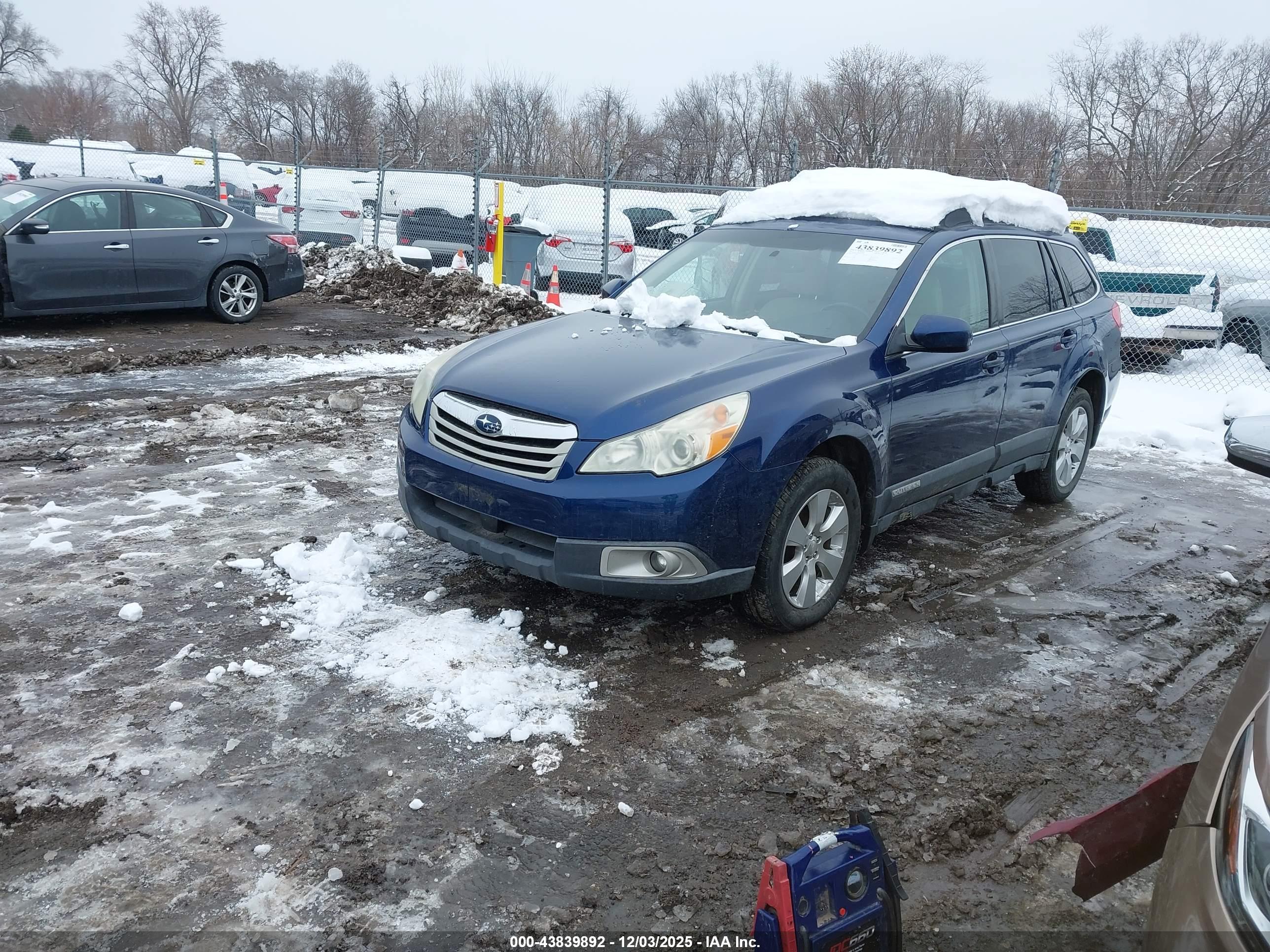 SUBARU OUTBACK image 2