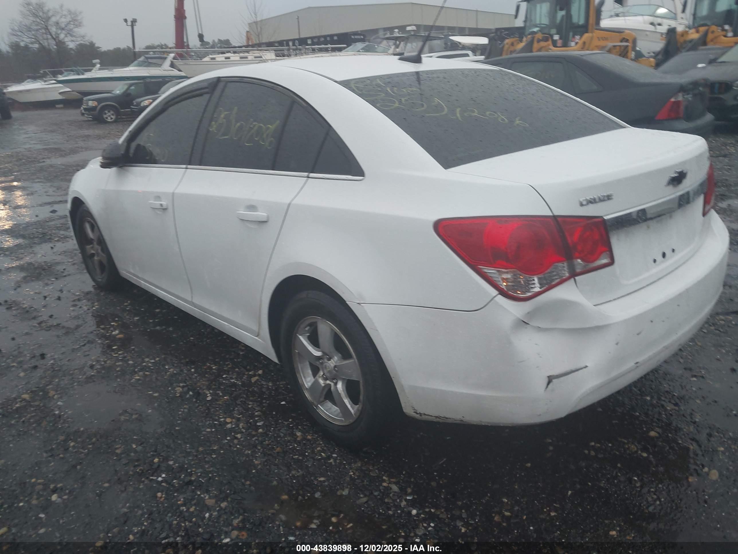 CHEVROLET CRUZE image 3
