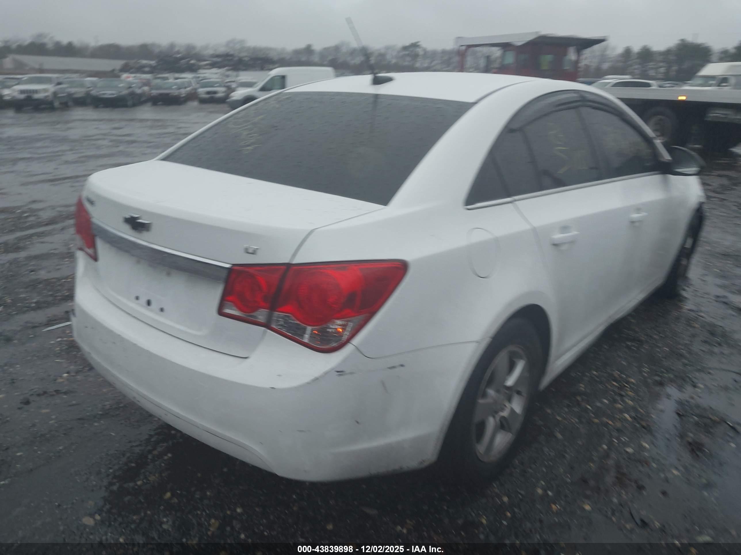 CHEVROLET CRUZE image 4