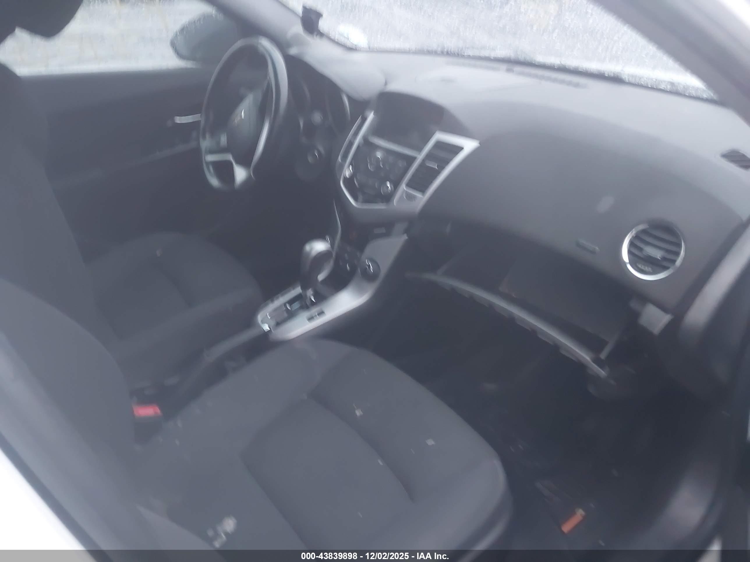 CHEVROLET CRUZE image 5