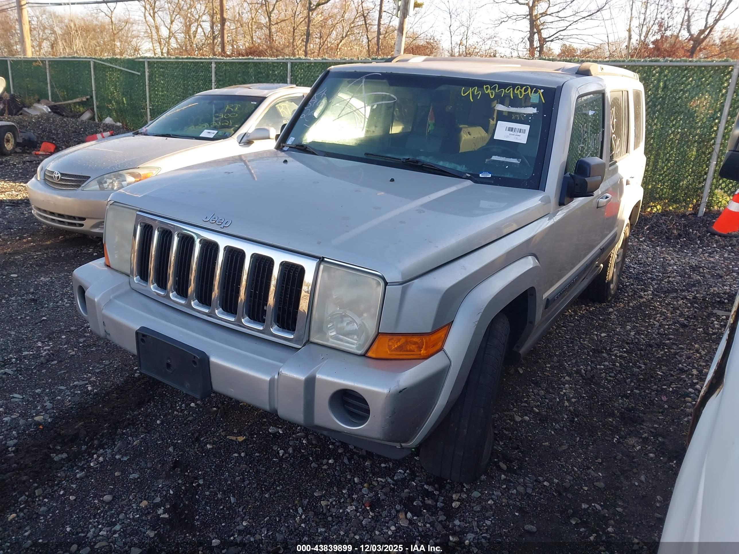 JEEP COMMANDER image 2