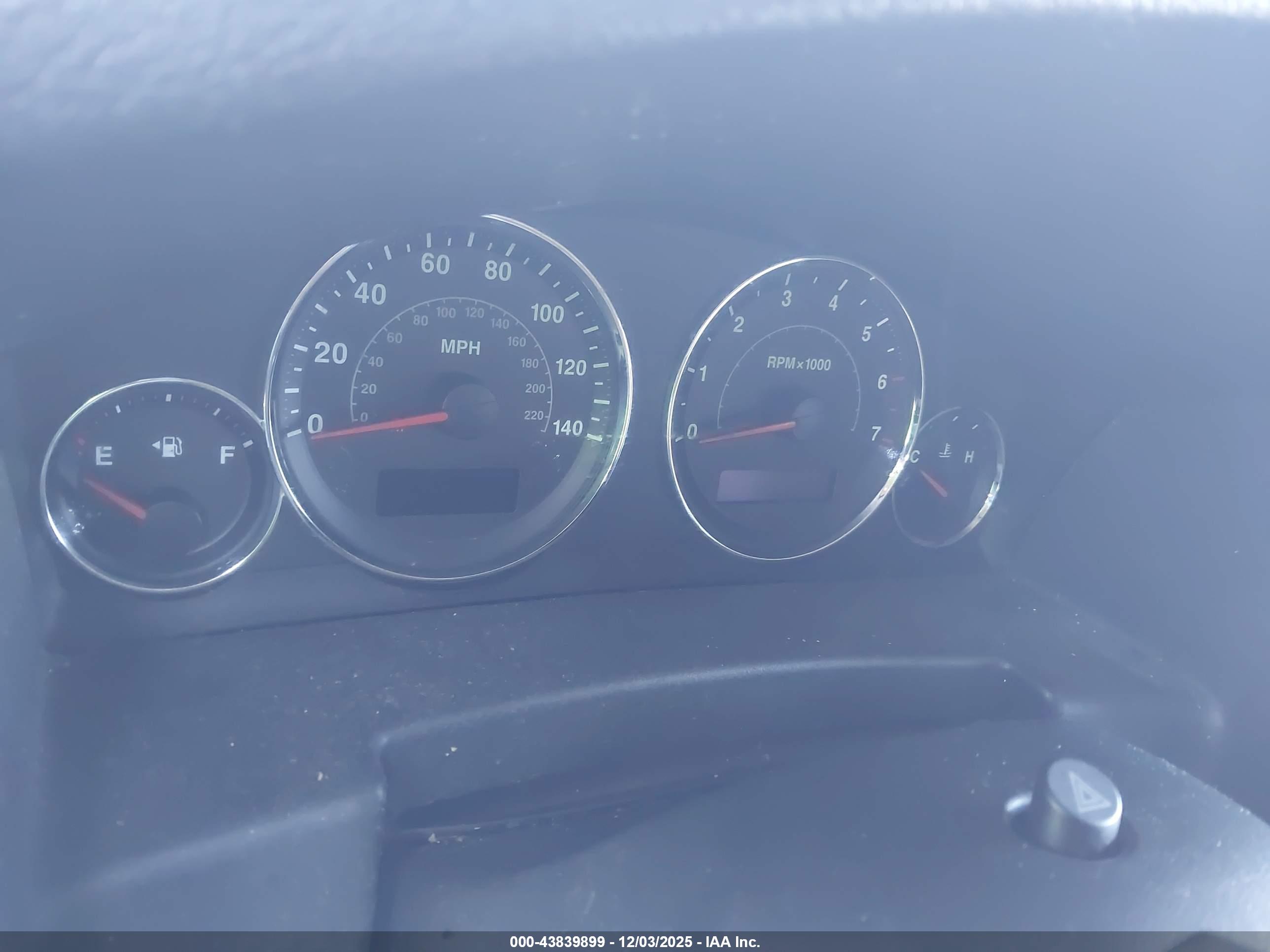 JEEP COMMANDER image 7