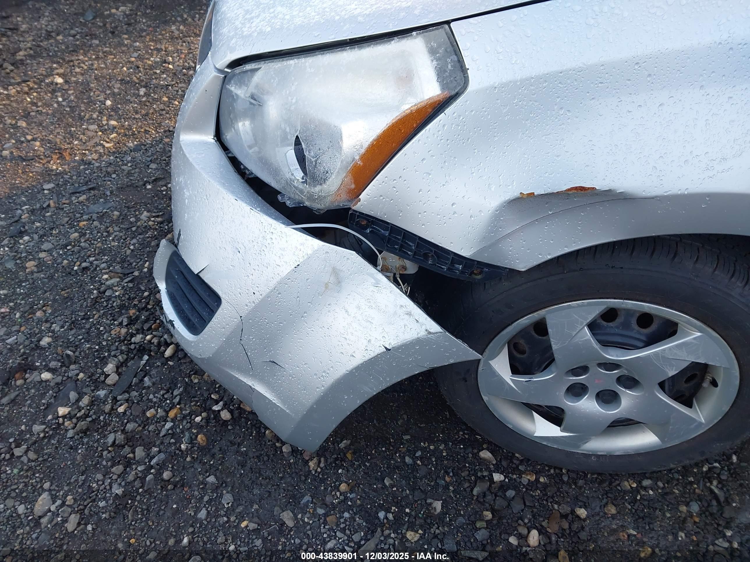 PONTIAC VIBE image 6