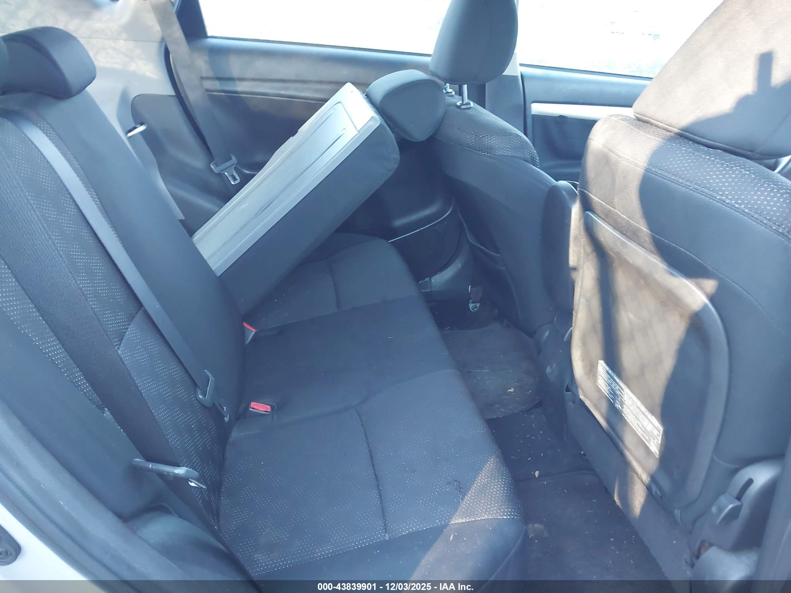 PONTIAC VIBE image 8