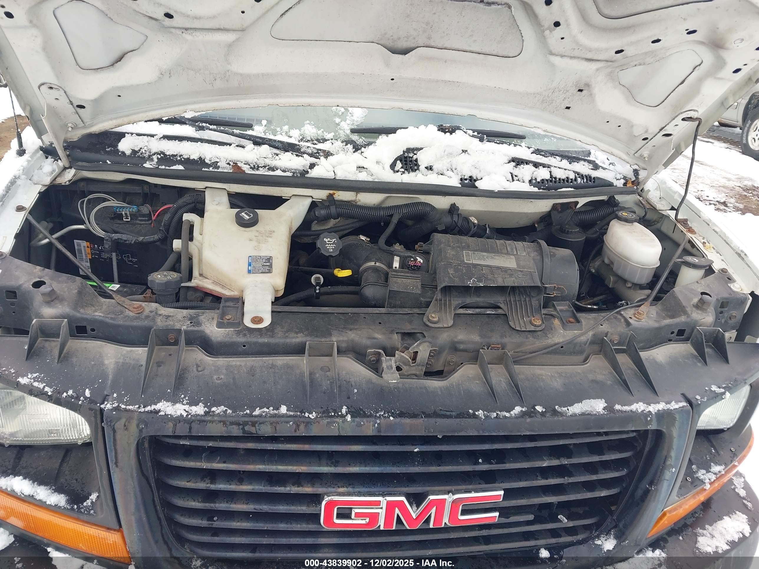 GMC SAVANA image 10