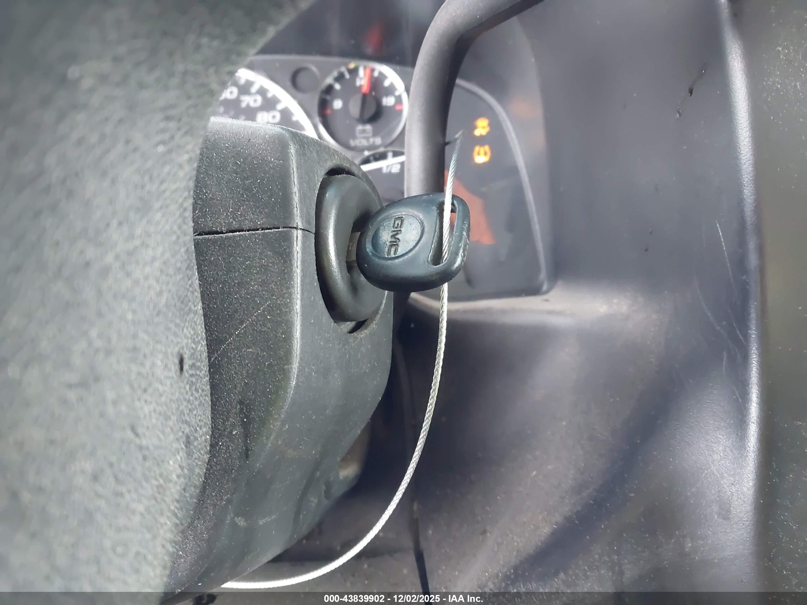 GMC SAVANA image 11