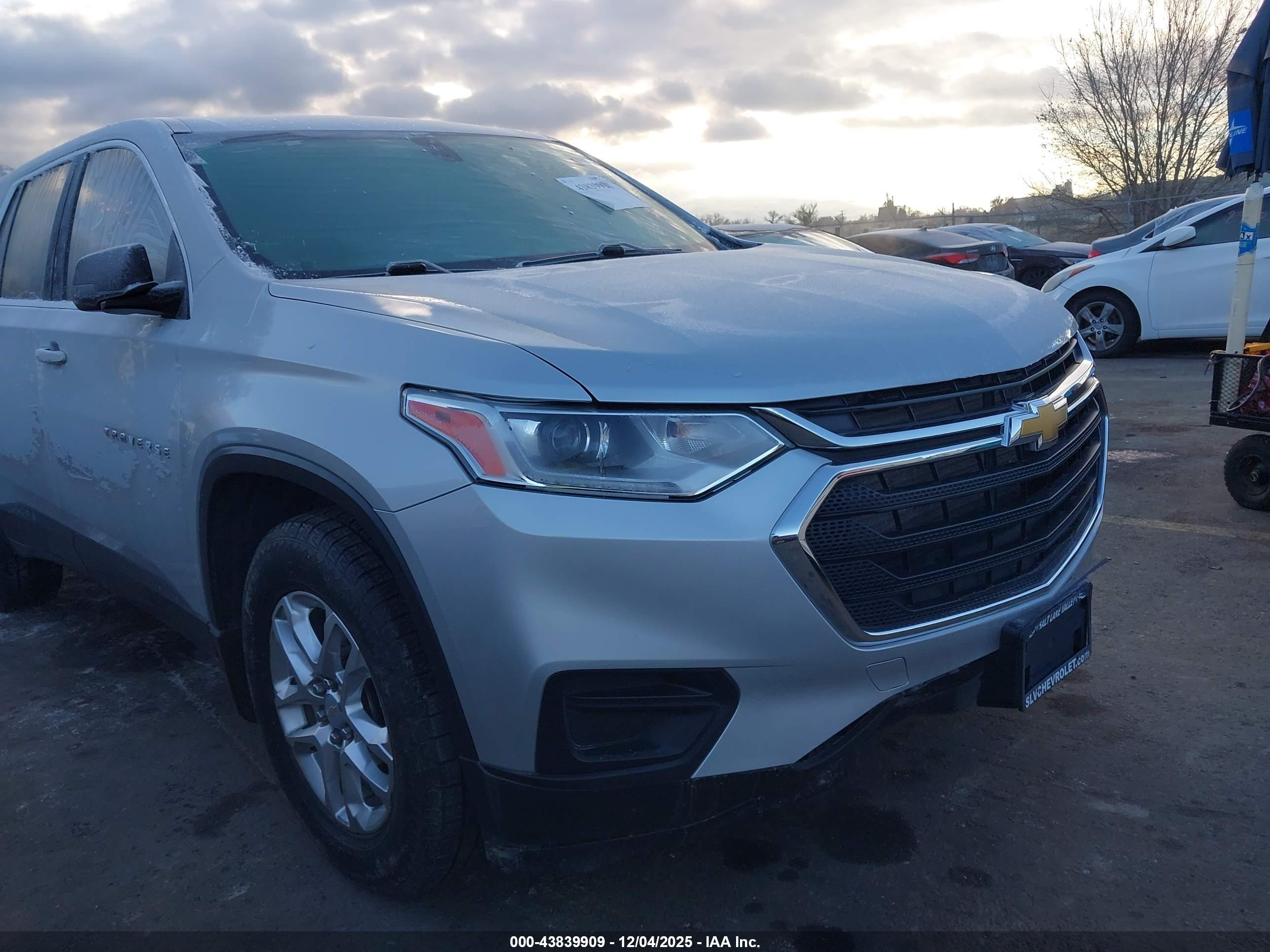 CHEVROLET TRAVERSE image 6