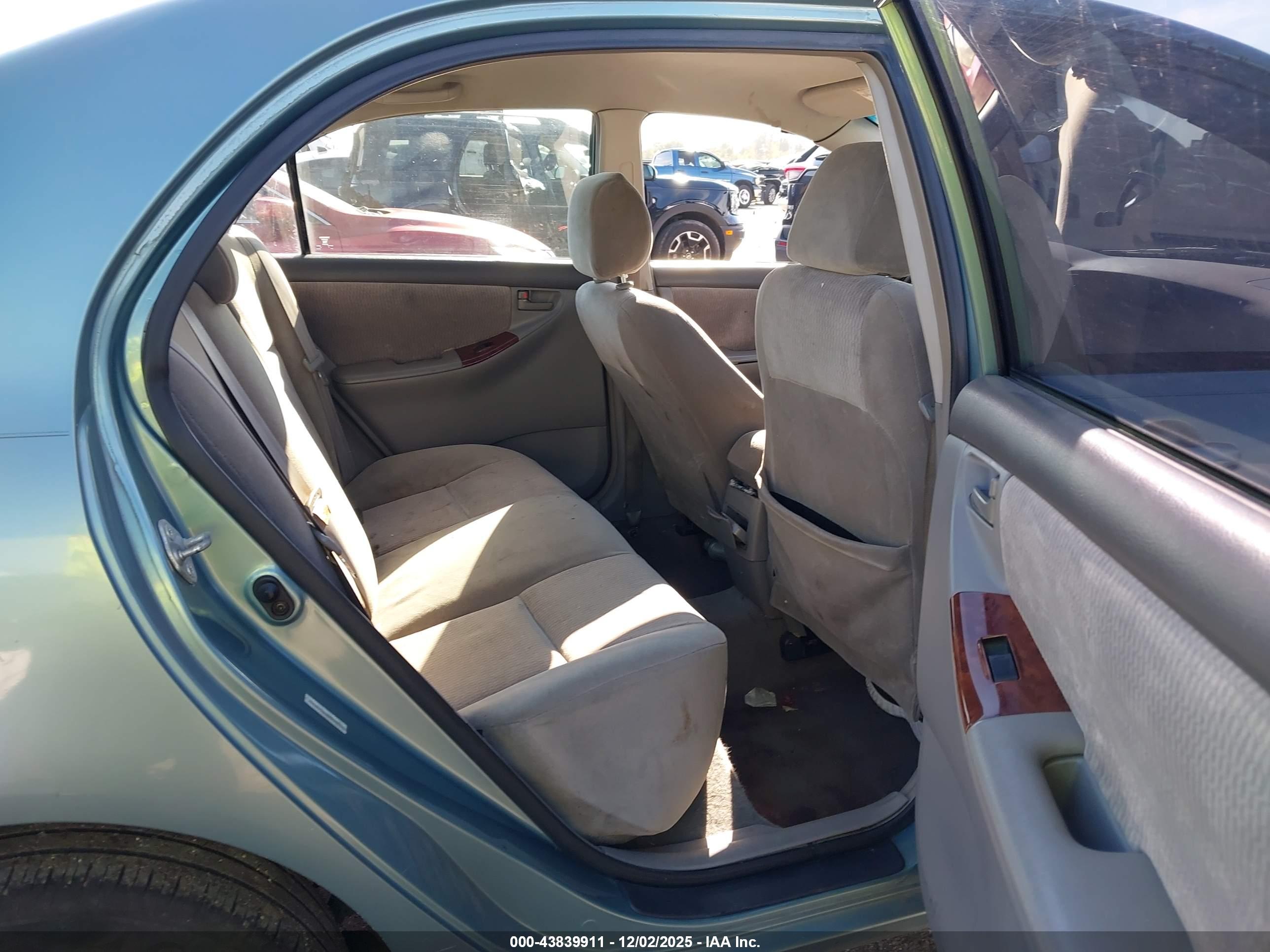 TOYOTA COROLLA image 8