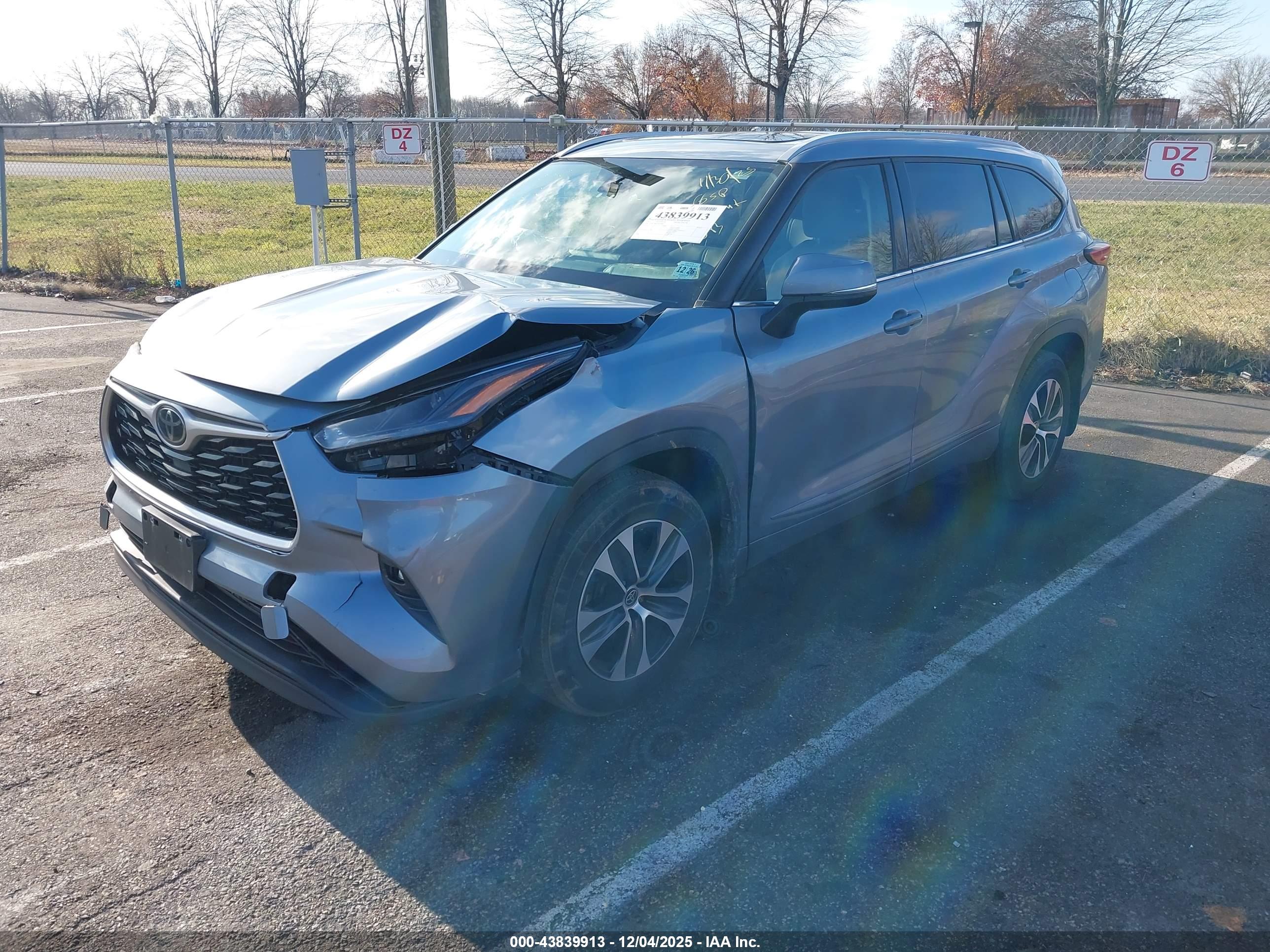 TOYOTA HIGHLANDER image 2