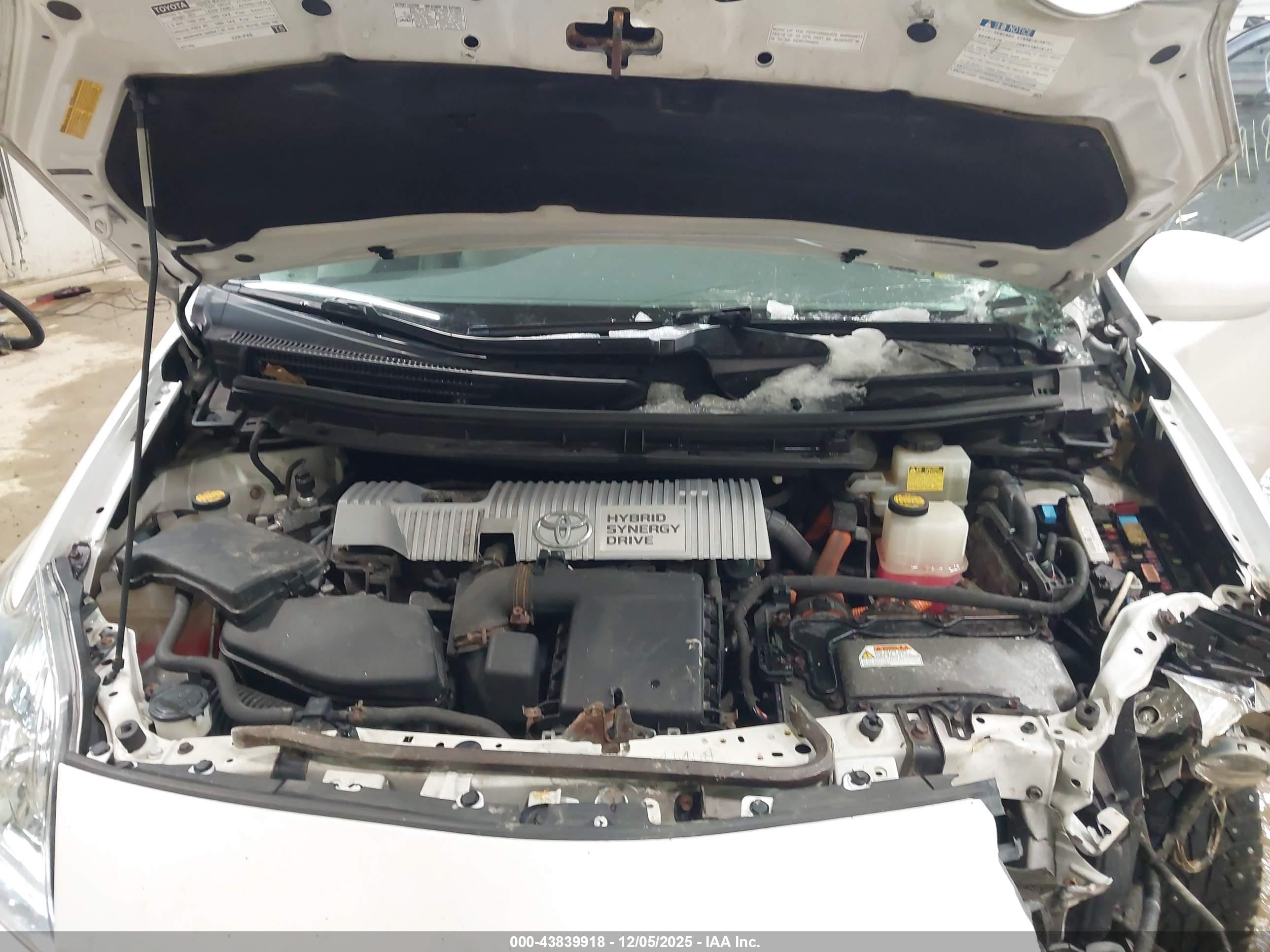TOYOTA PRIUS image 10