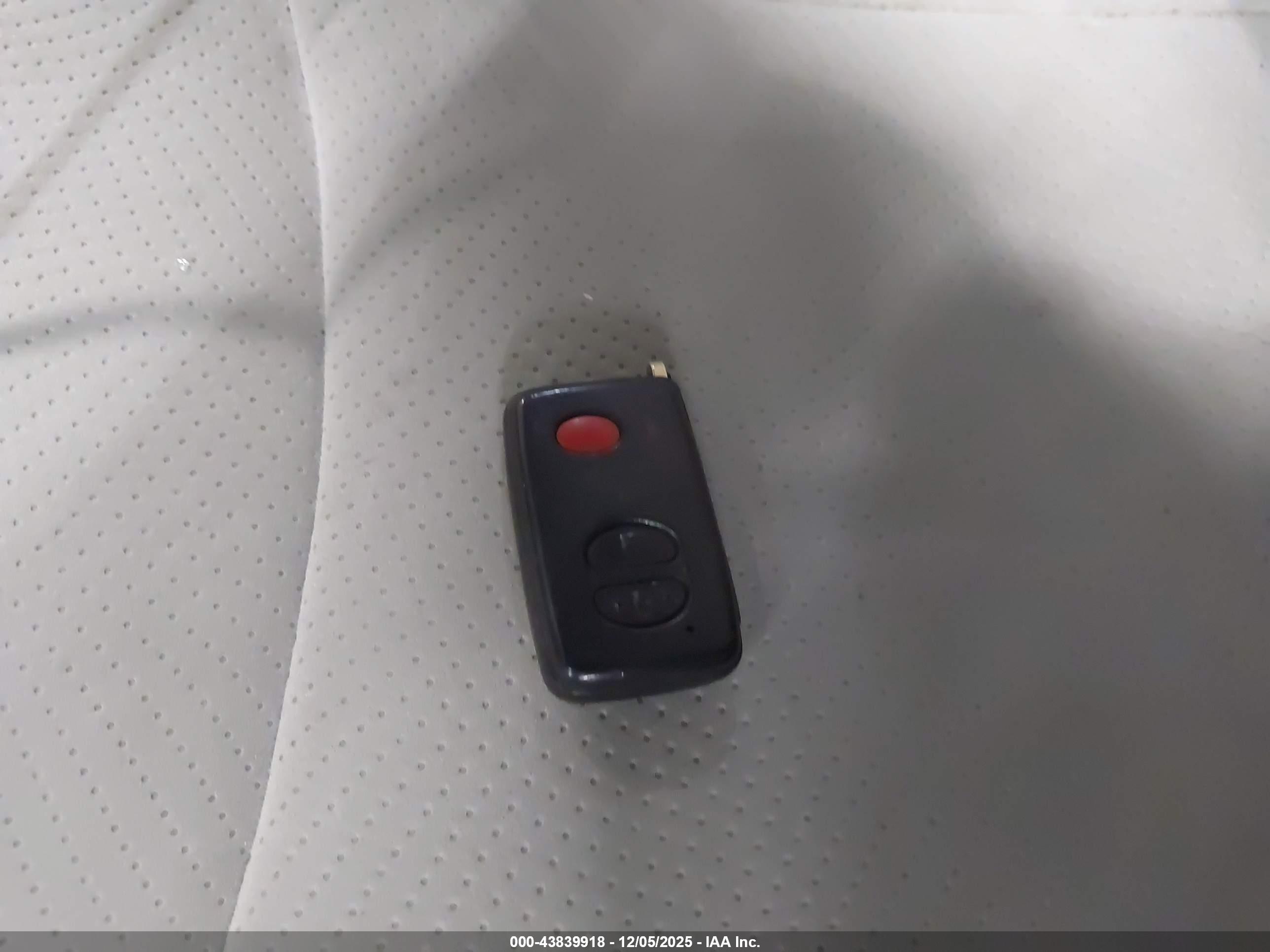 TOYOTA PRIUS image 11