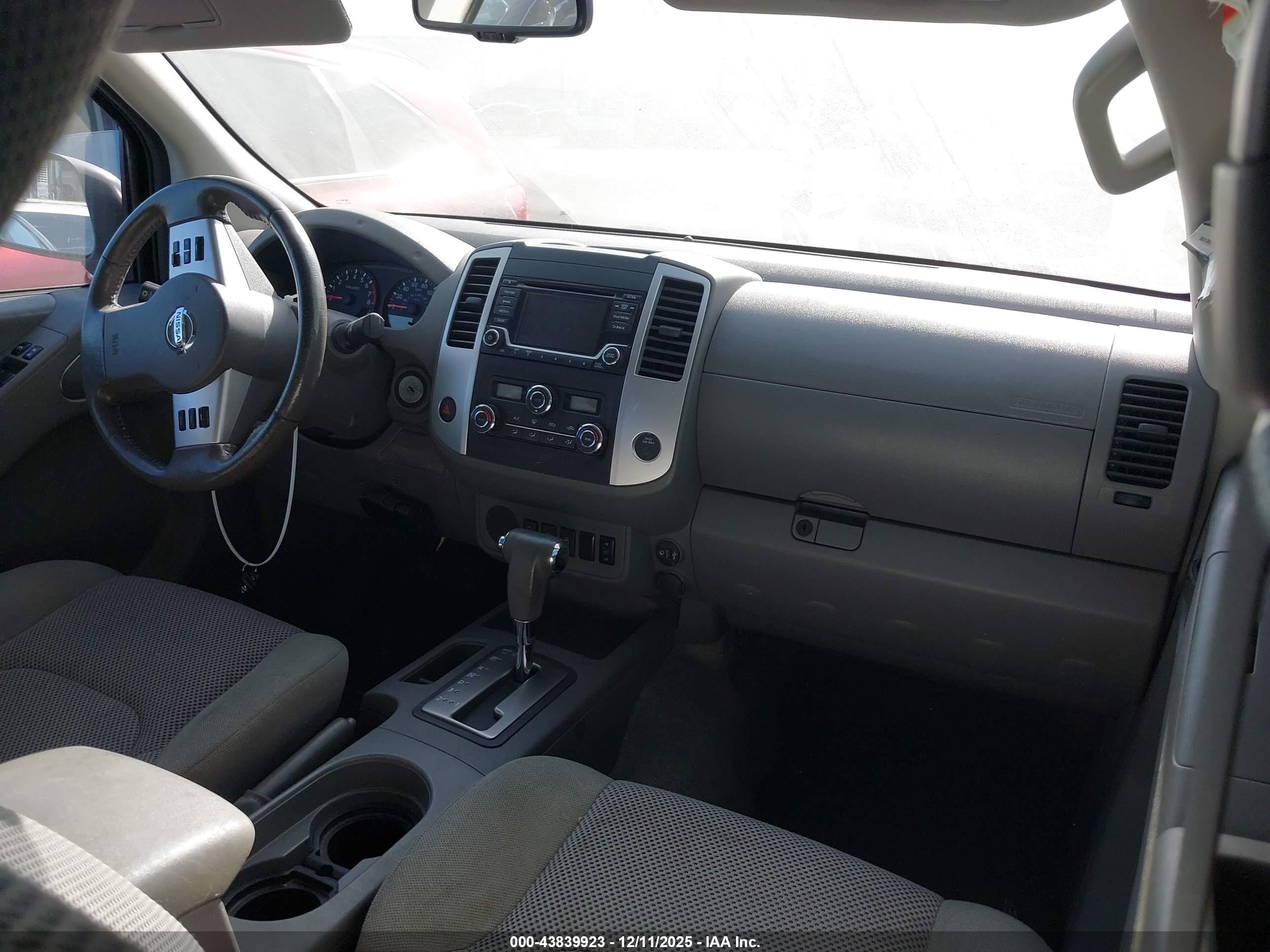 NISSAN FRONTIER image 5