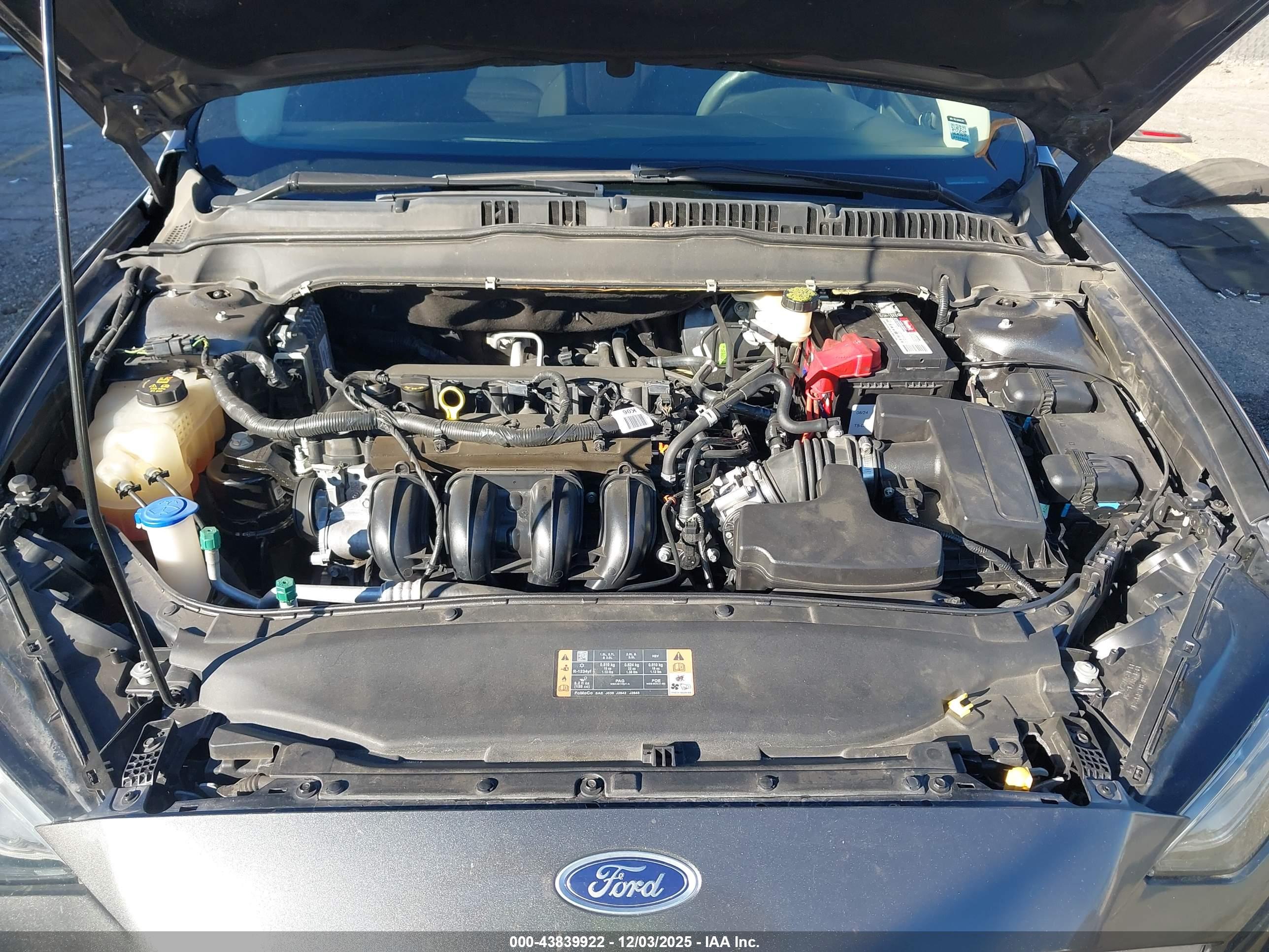 FORD FUSION image 10