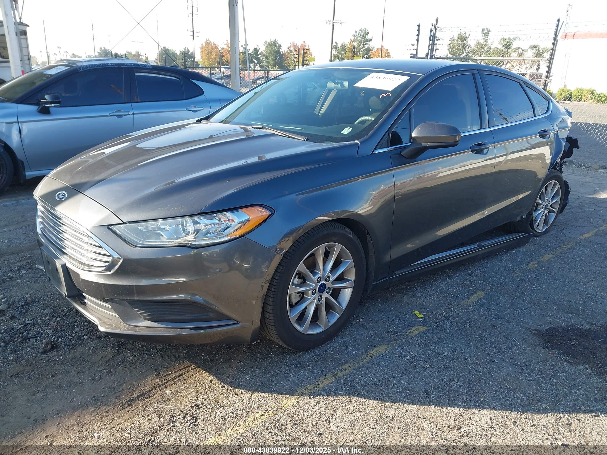 FORD FUSION image 2