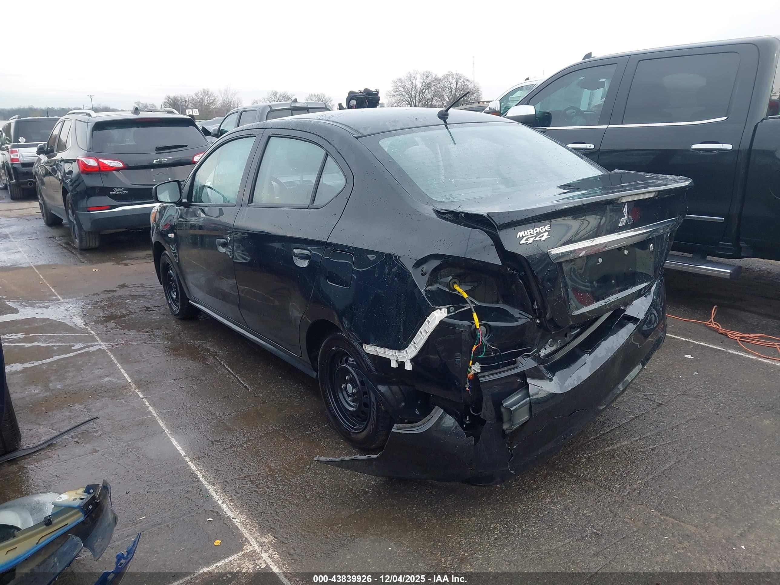 MITSUBISHI MIRAGE image 3