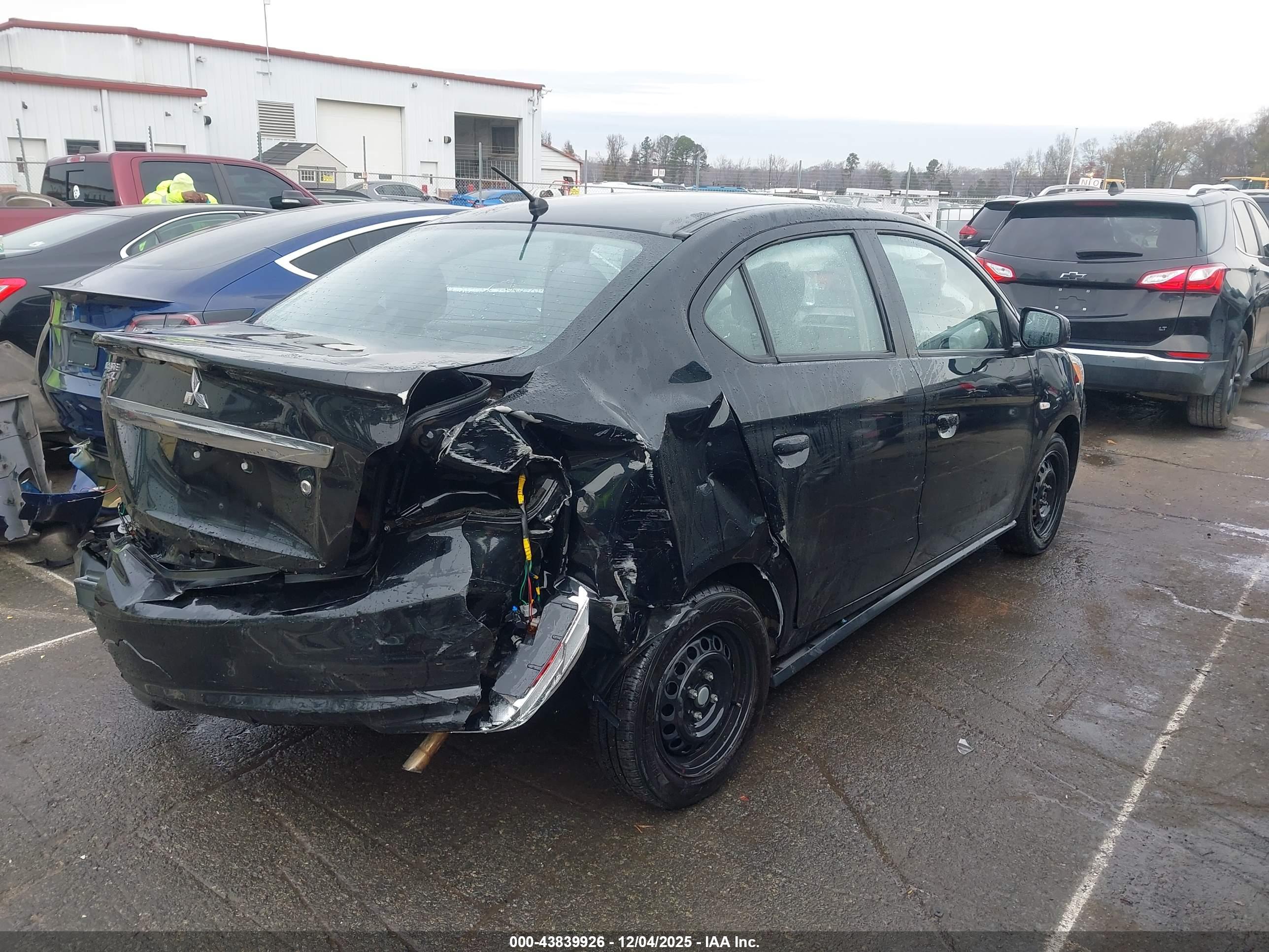 MITSUBISHI MIRAGE image 4