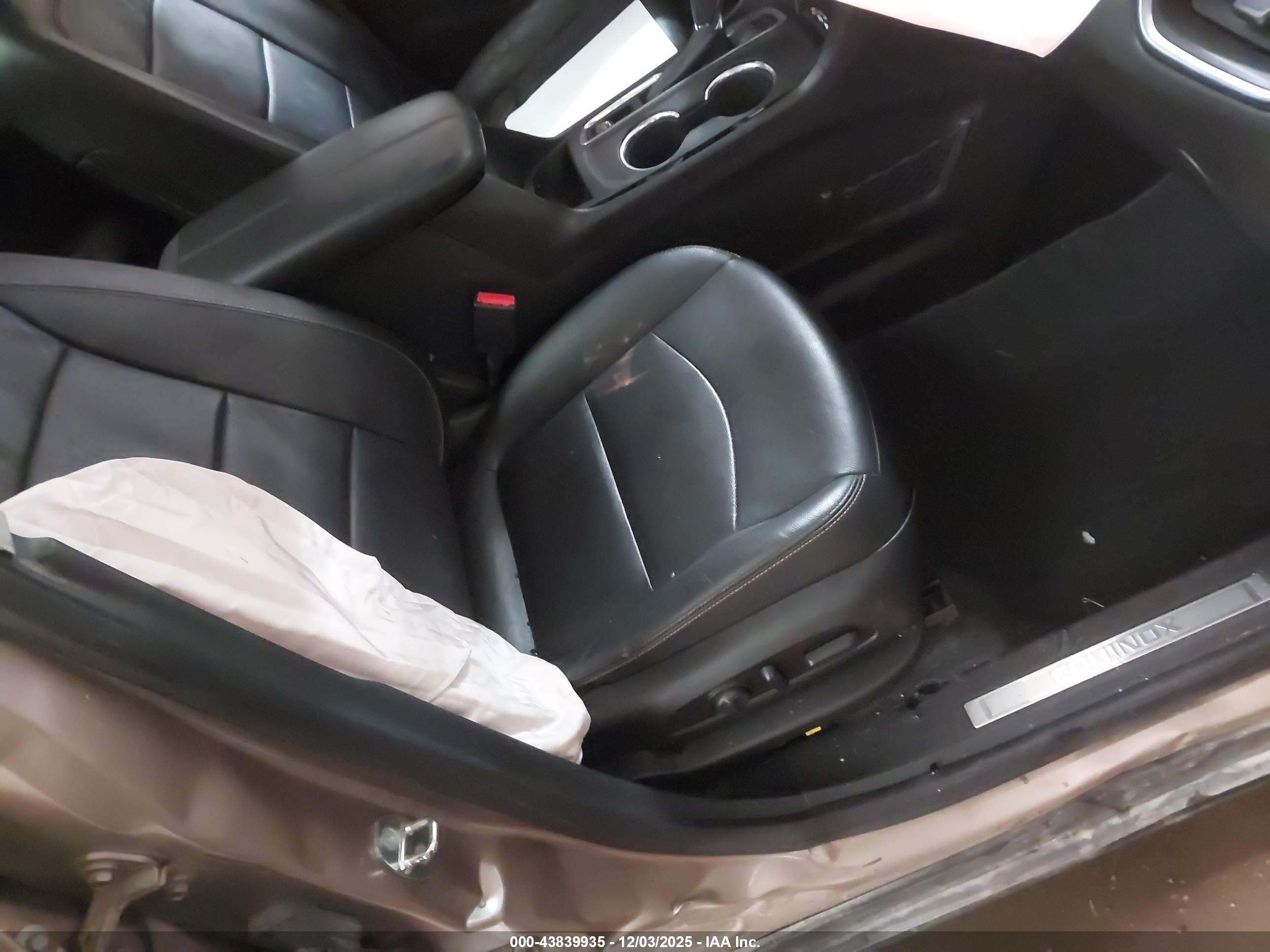CHEVROLET EQUINOX image 5