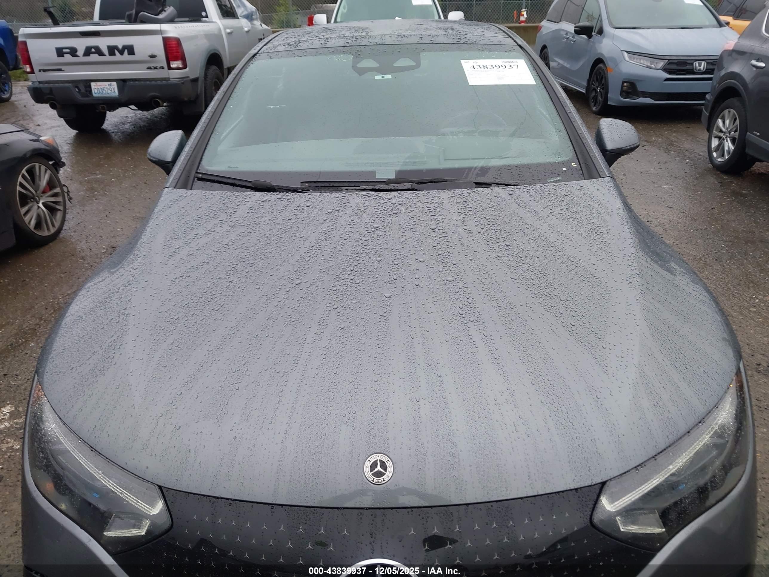 MERCEDES-BENZ EQE image 10