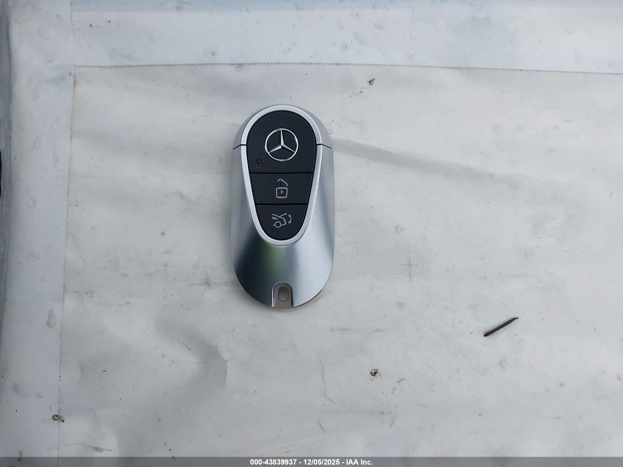 MERCEDES-BENZ EQE image 11