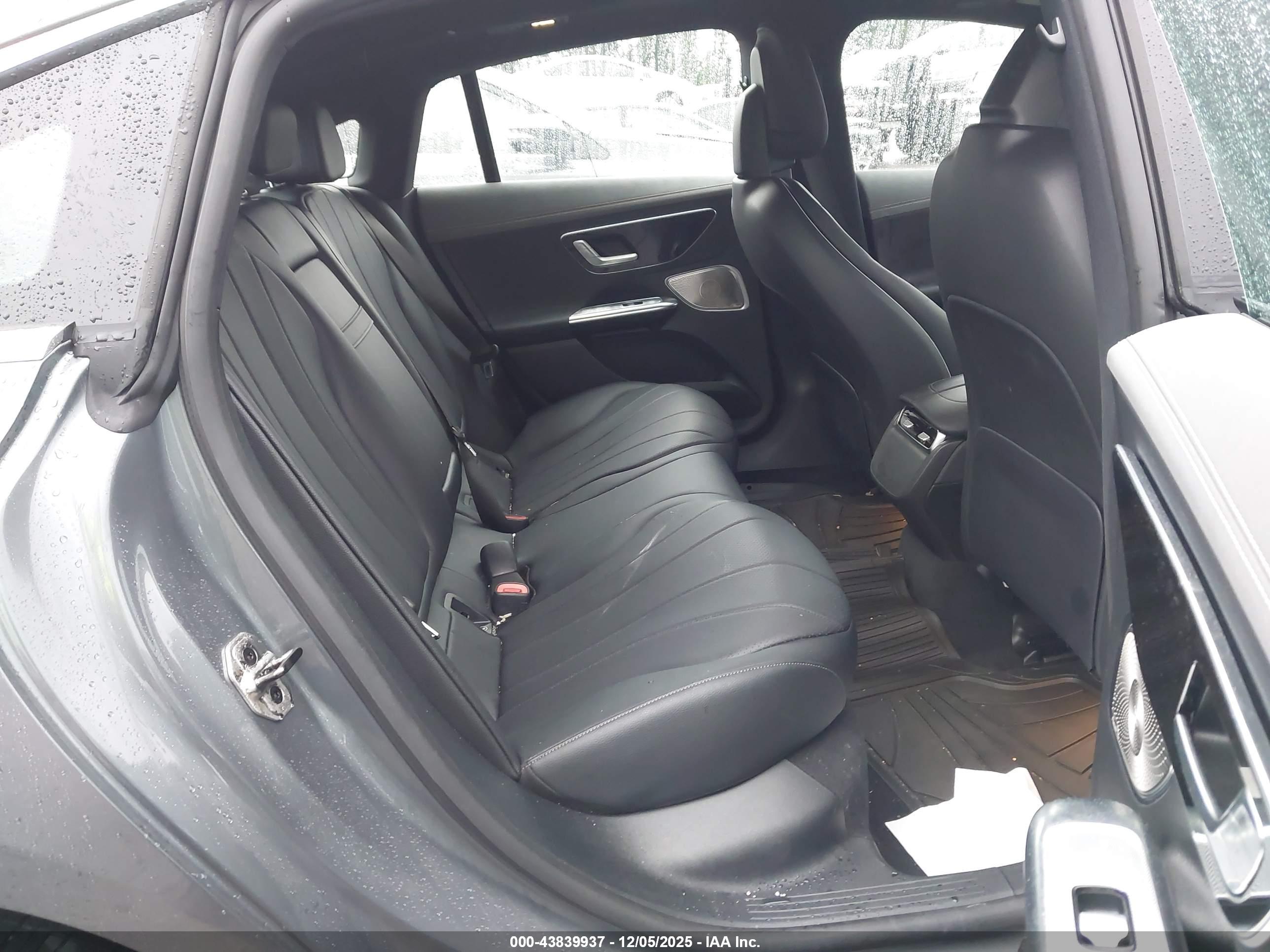 MERCEDES-BENZ EQE image 8