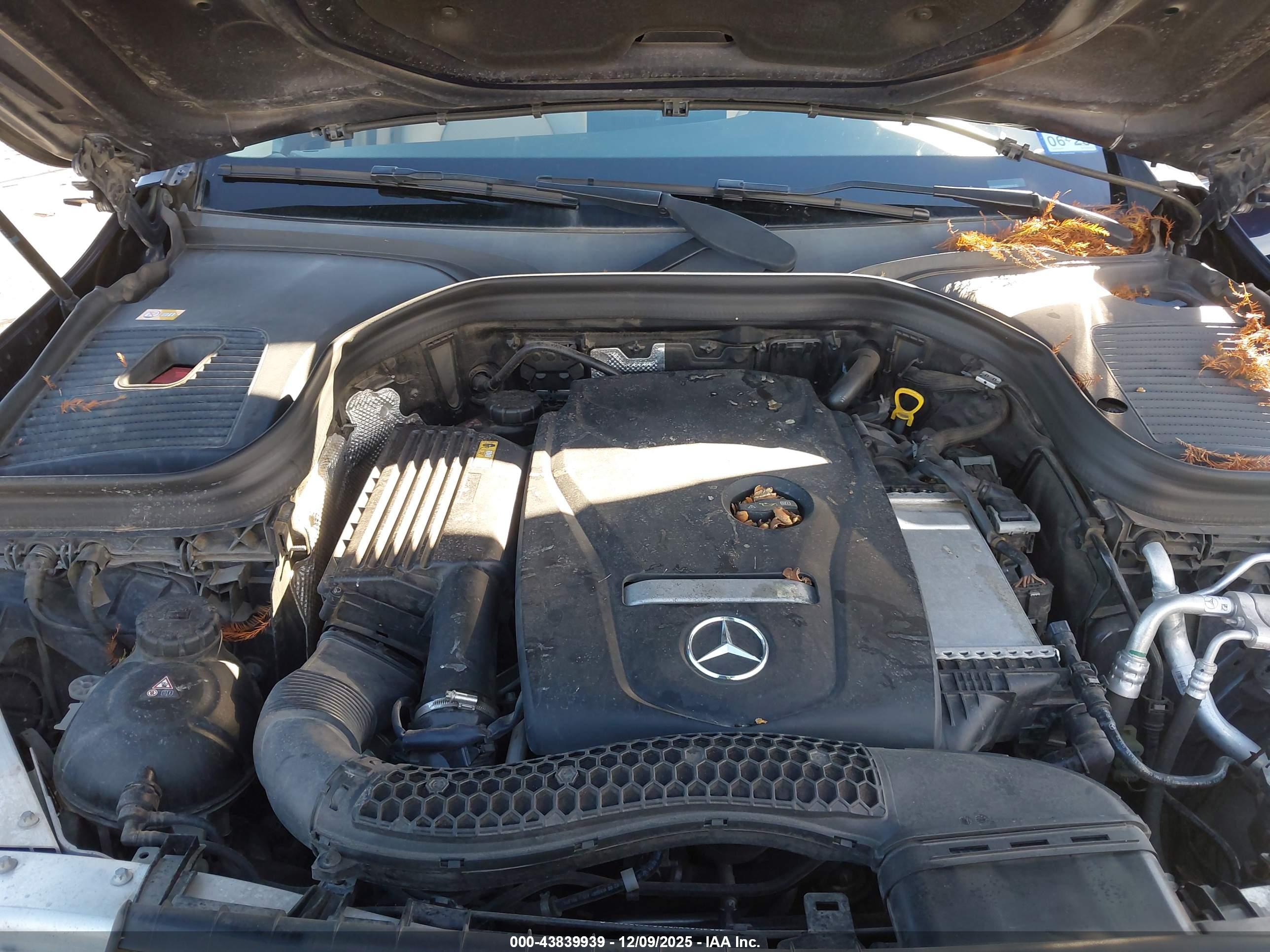 MERCEDES-BENZ GLC image 10