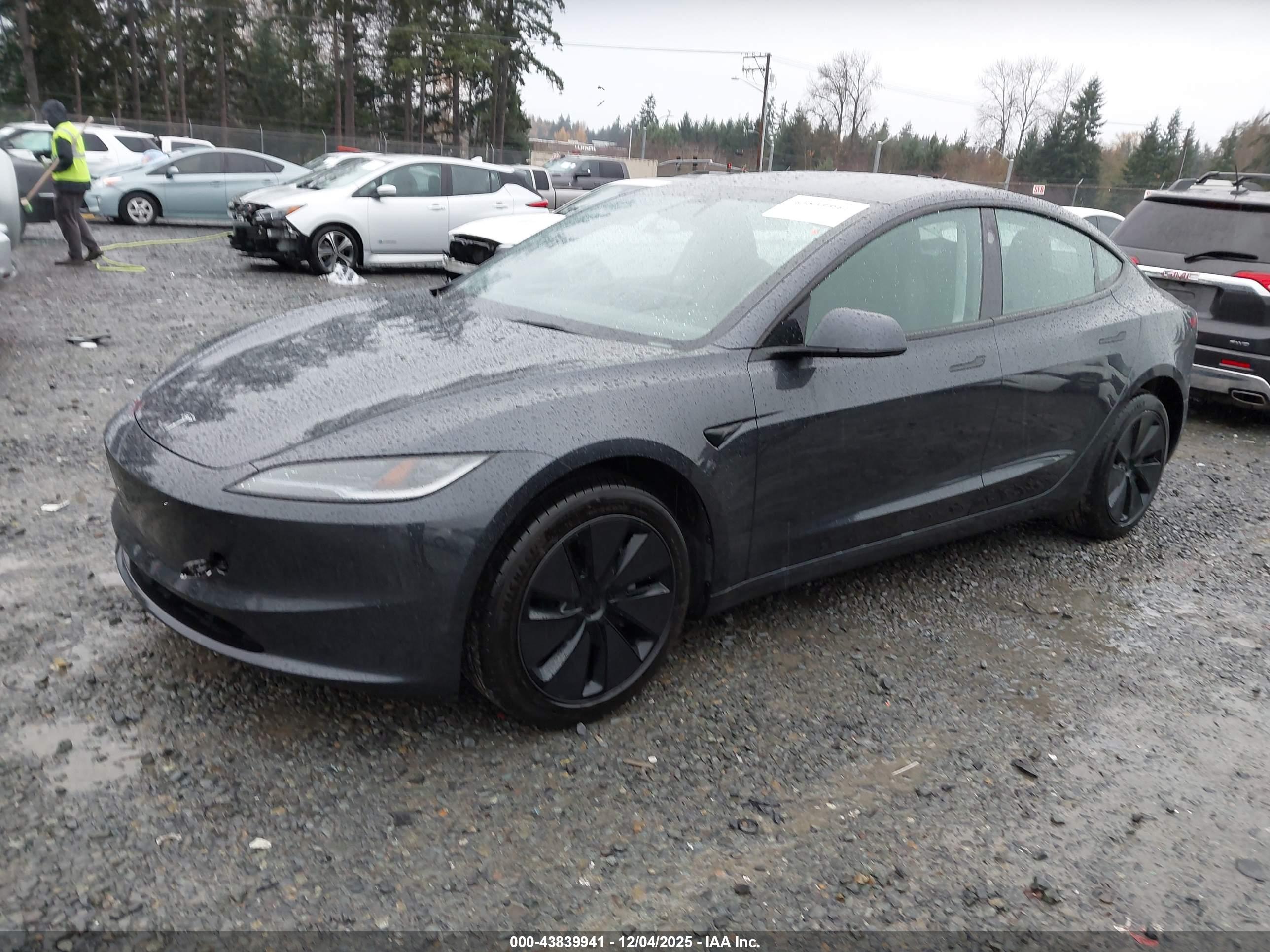 TESLA MODEL image 2