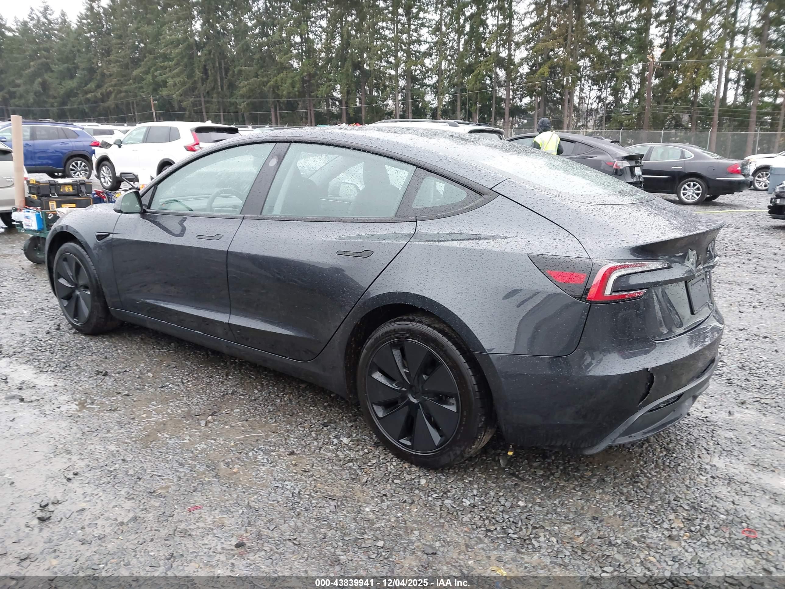 TESLA MODEL image 3