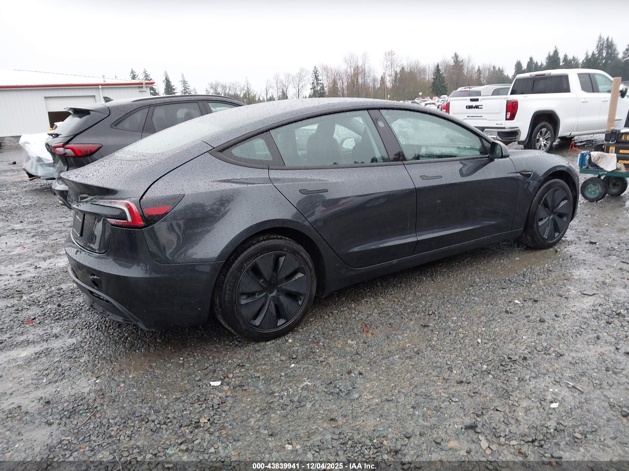 TESLA MODEL image 4
