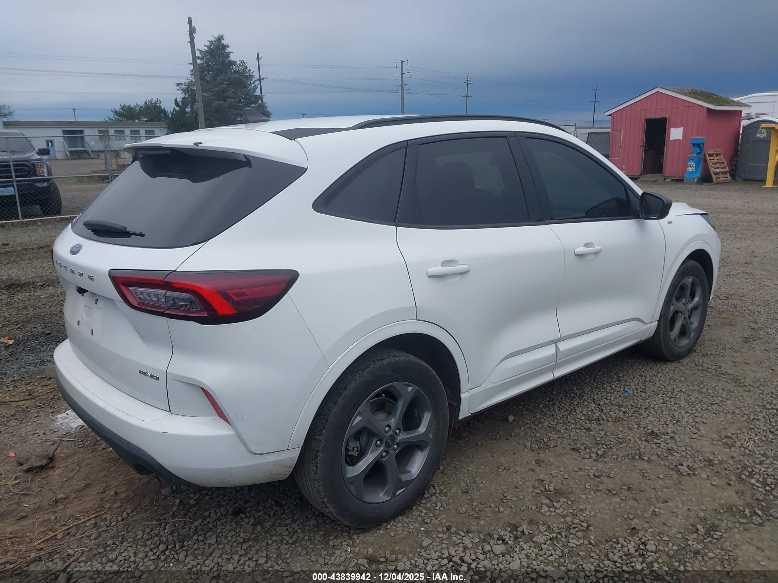 FORD ESCAPE image 4