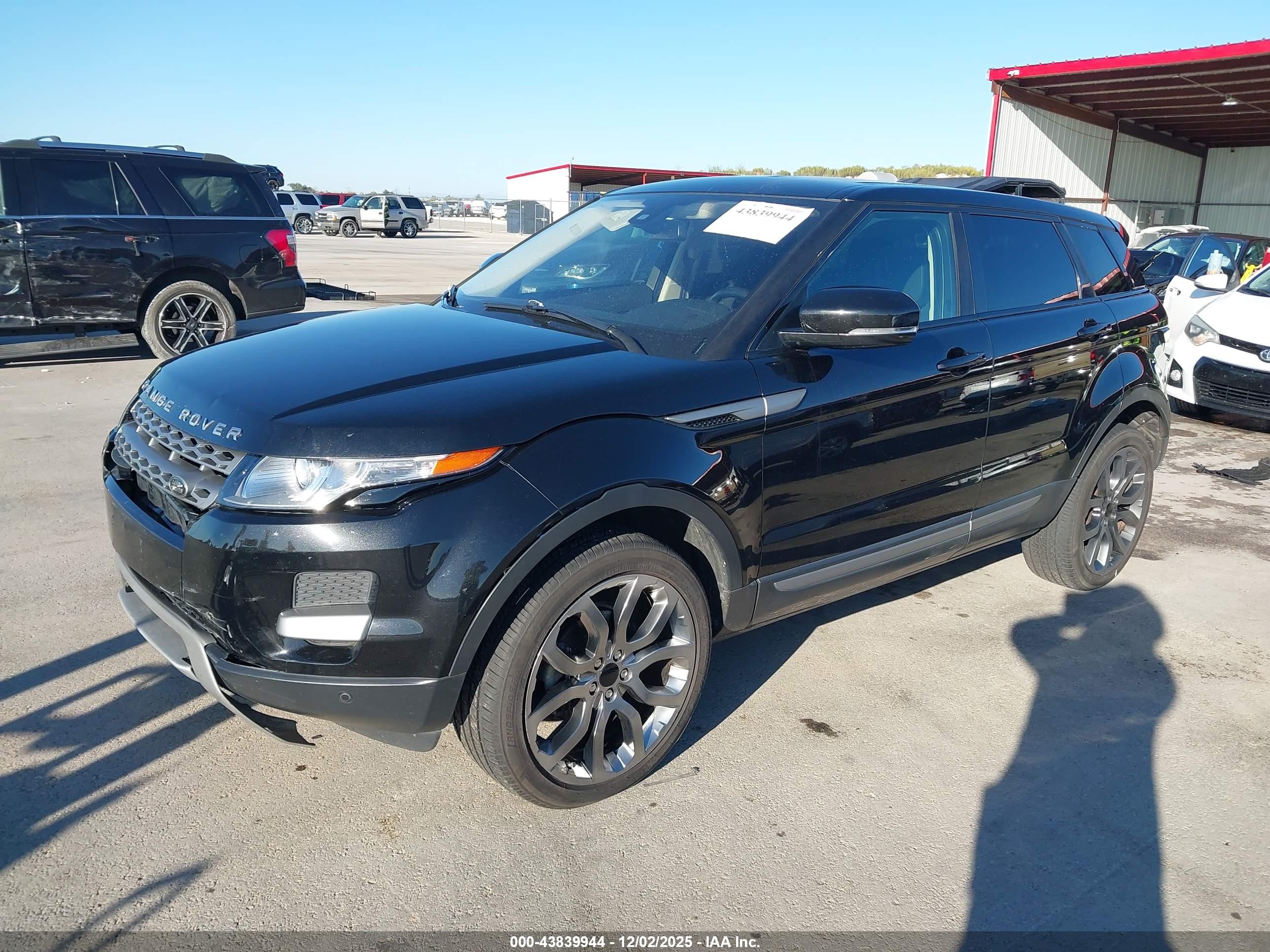 LAND ROVER image 2
