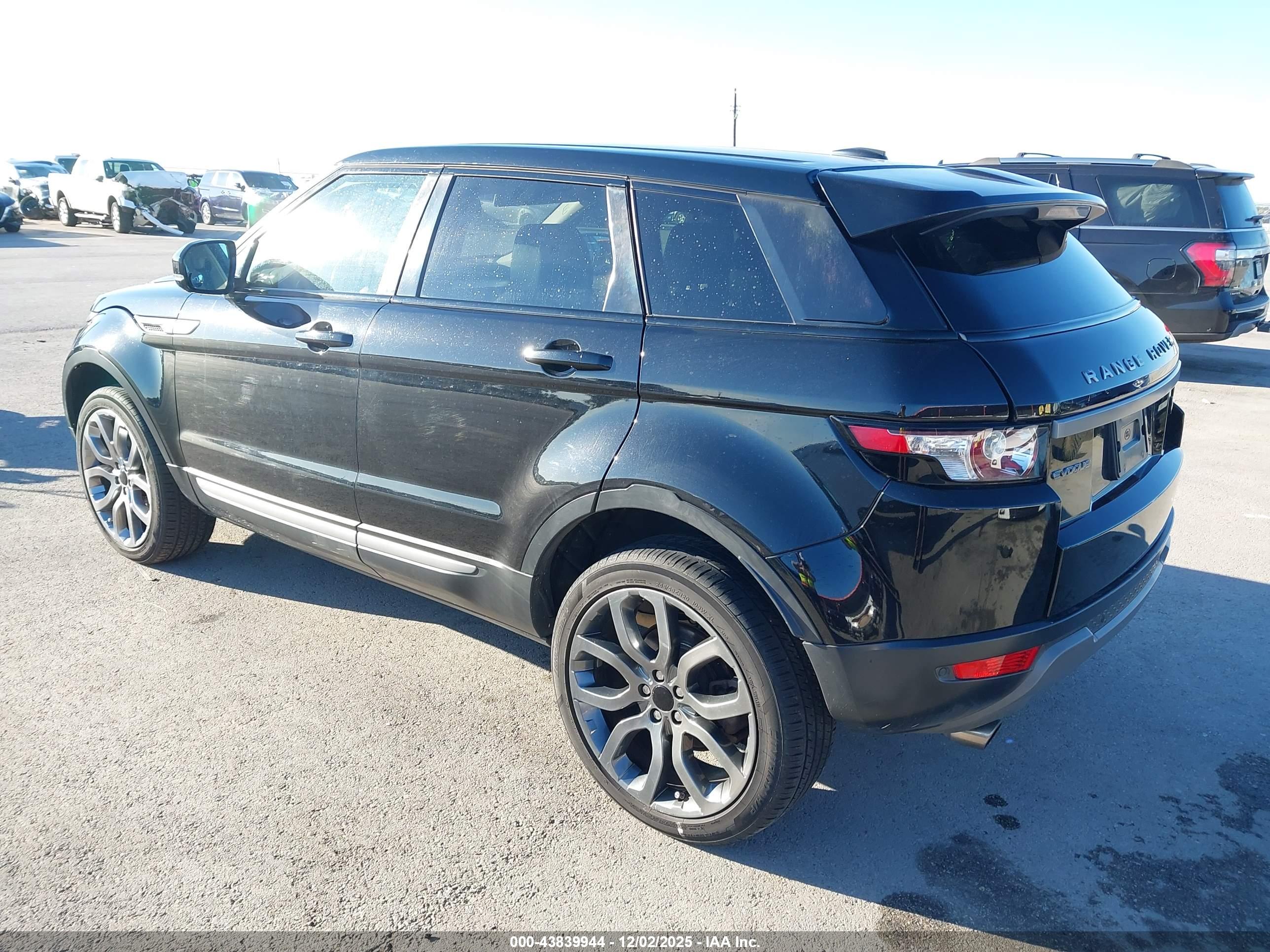 LAND ROVER image 3