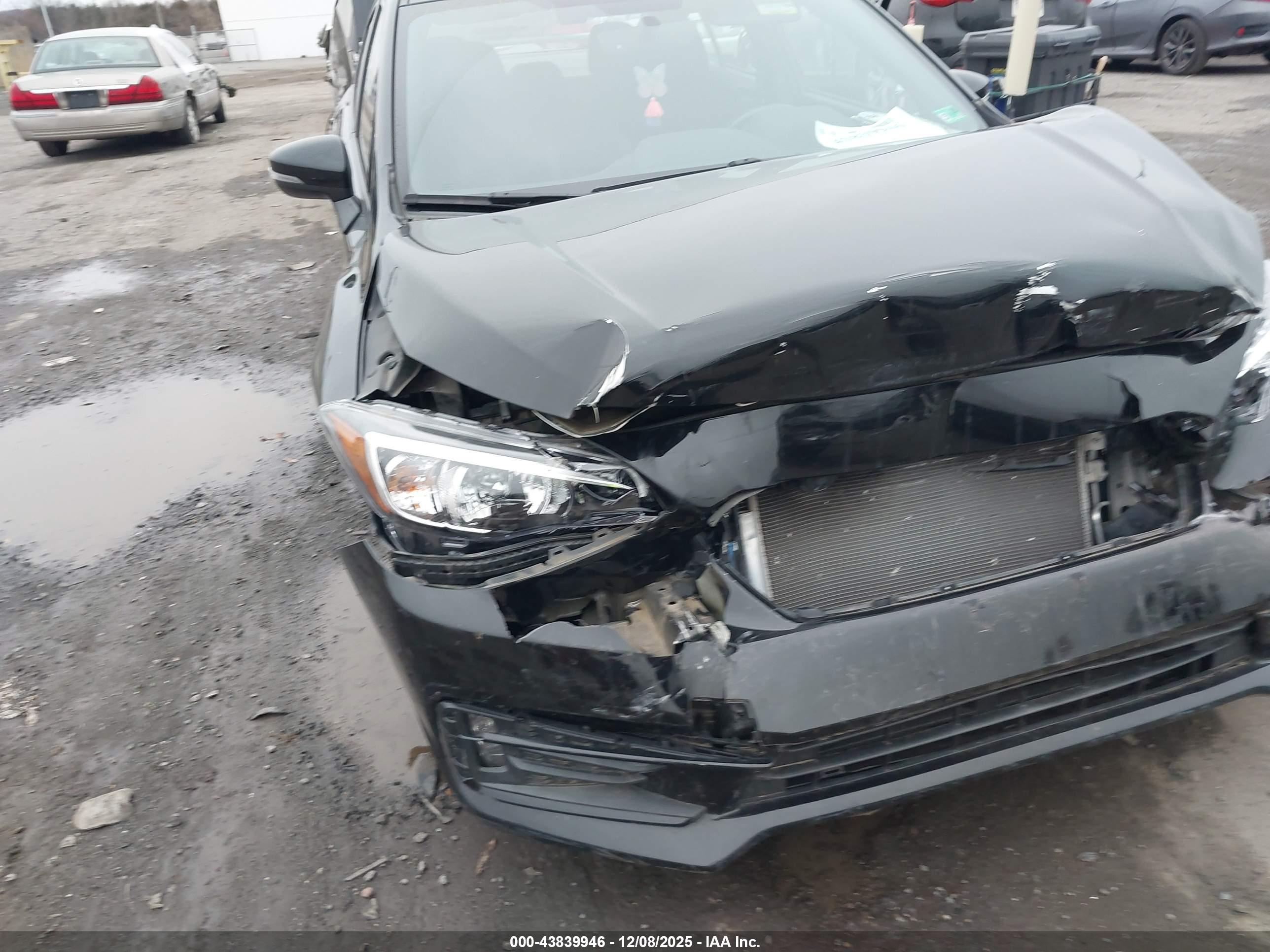 SUBARU IMPREZA image 6
