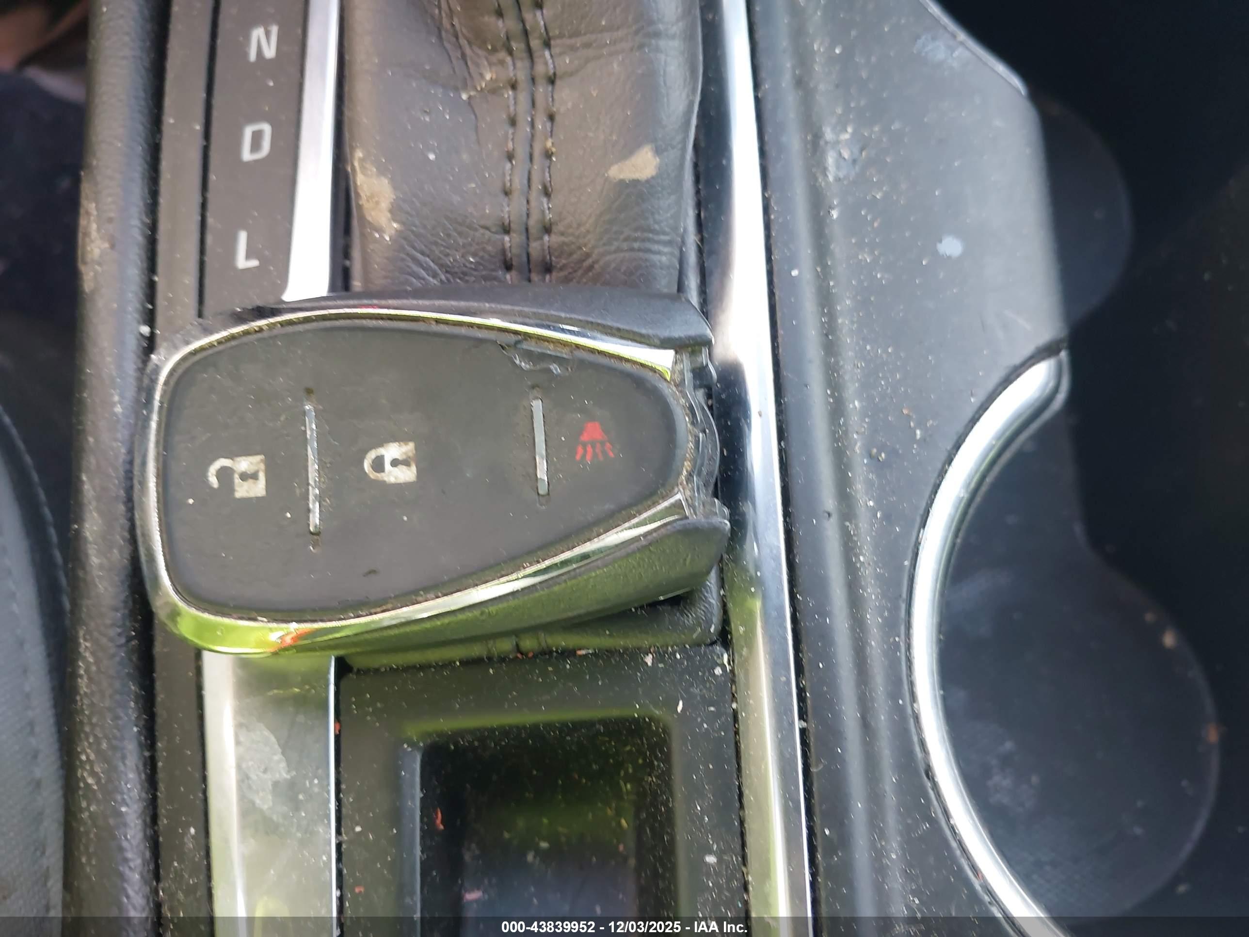 CHEVROLET EQUINOX image 11