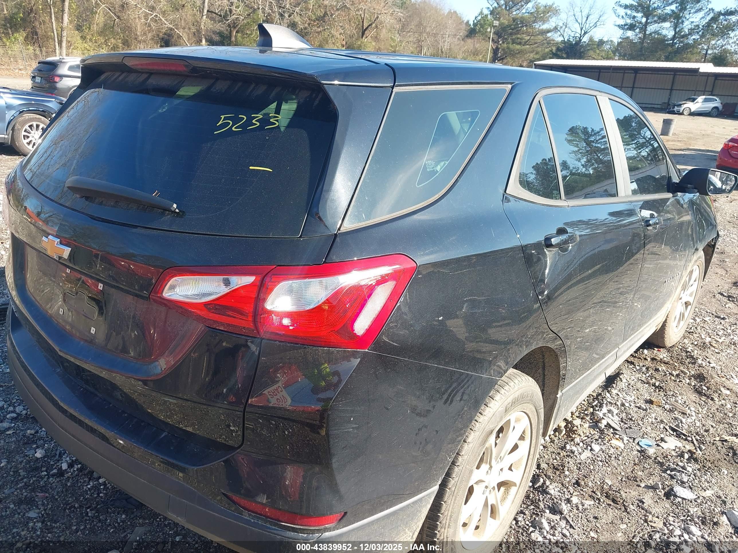 CHEVROLET EQUINOX image 4